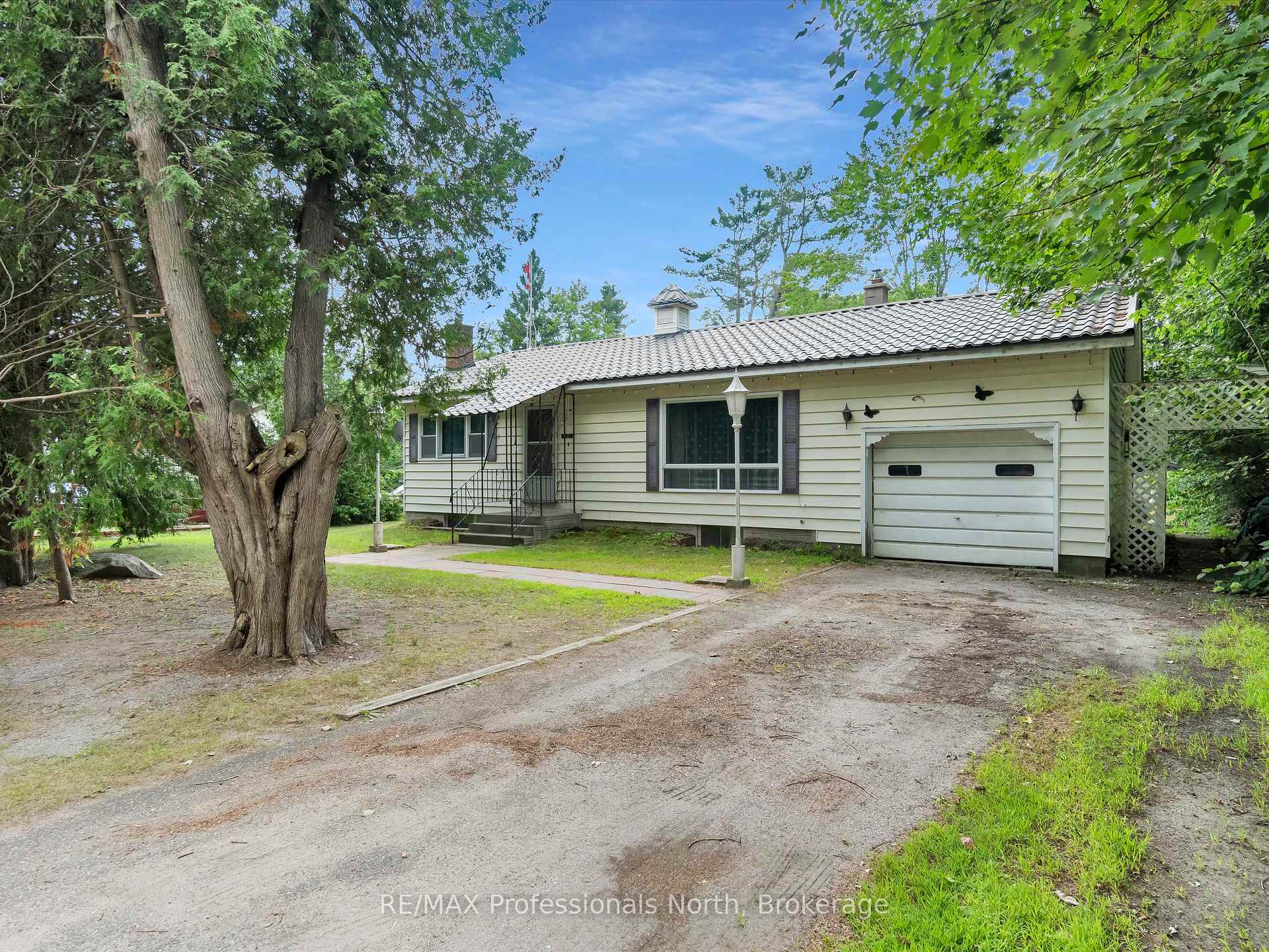 Photo 33 of 1716 Gravenhurst Parkway, Gravenhurst, Muskoka (S) — HOMEH