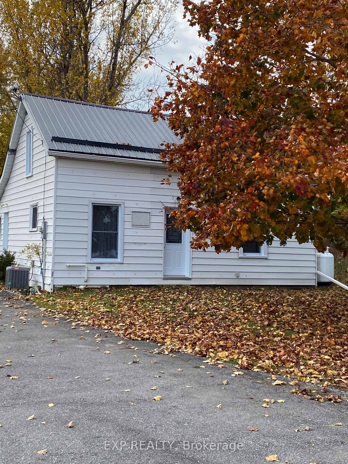 Front of 15279 County Road 21
