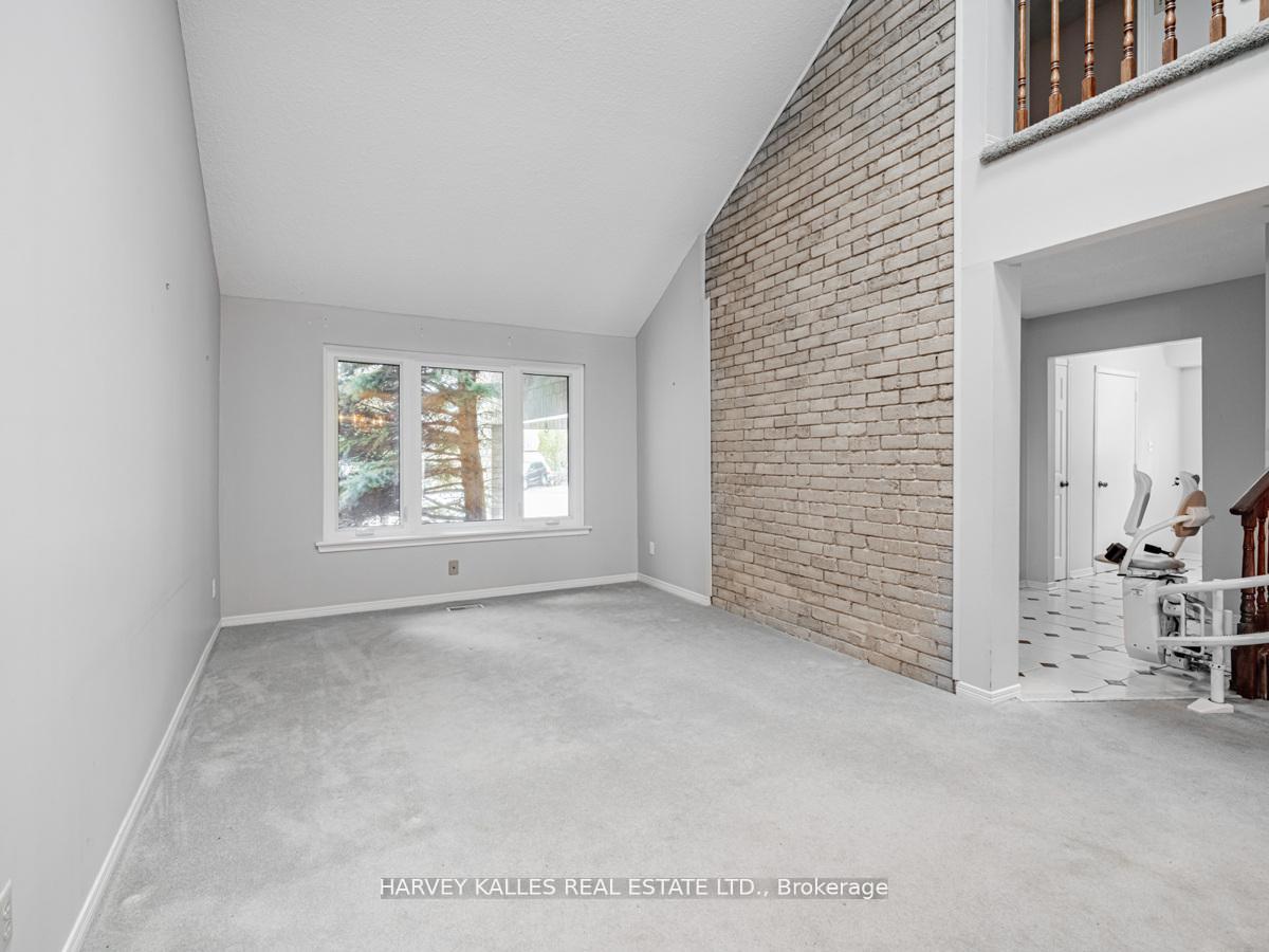 Photo 7 of 18 Finlayson Court W, Vaughan, Brownridge — HOMEH