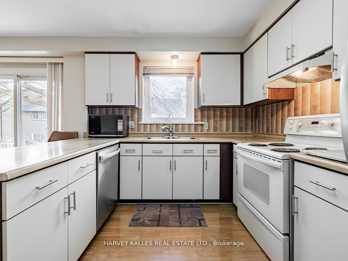 Photo 17 of 18 Finlayson Court W, Vaughan, Brownridge — HOMEH