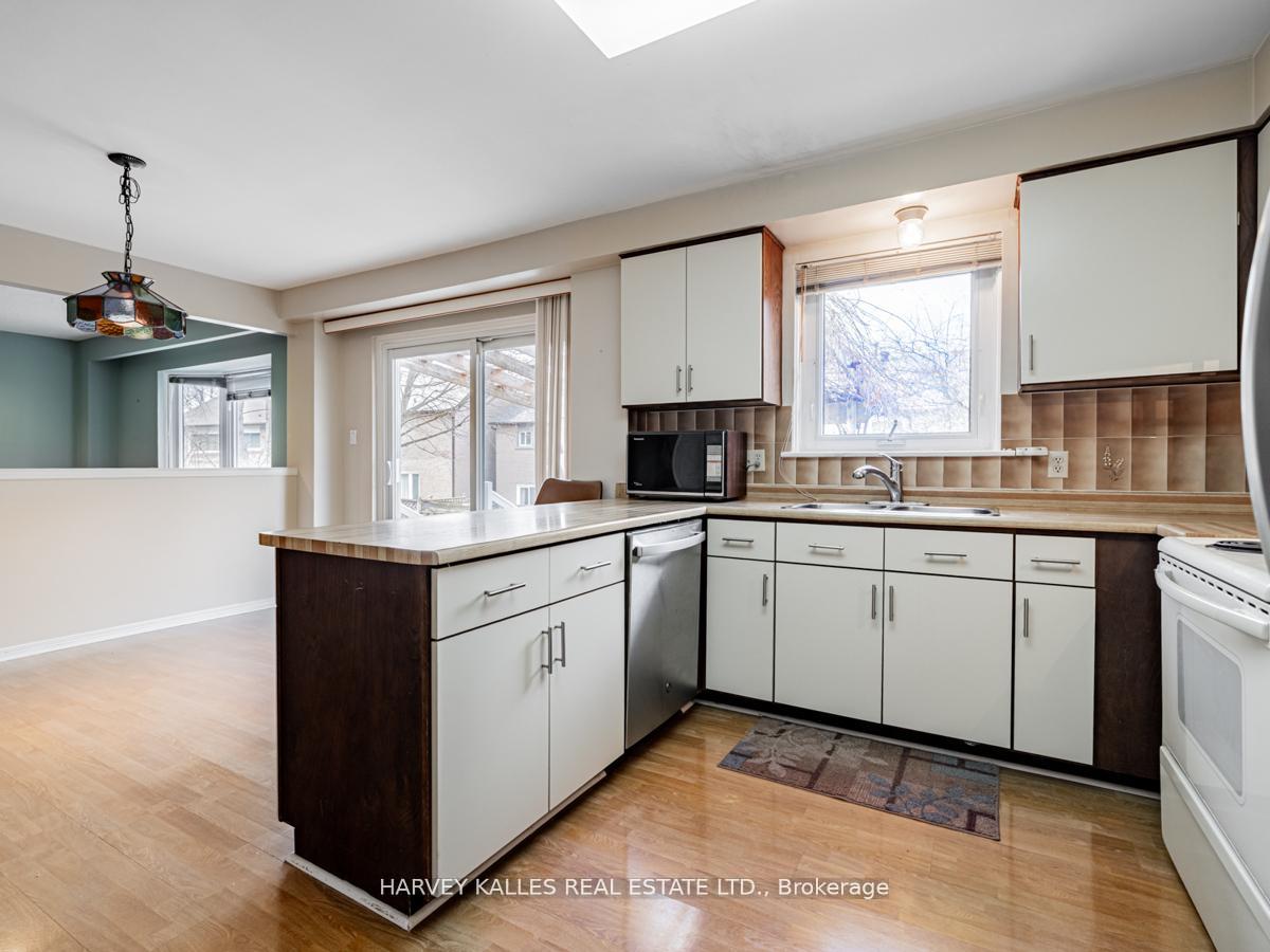 Photo 21 of 18 Finlayson Court W, Vaughan, Brownridge — HOMEH
