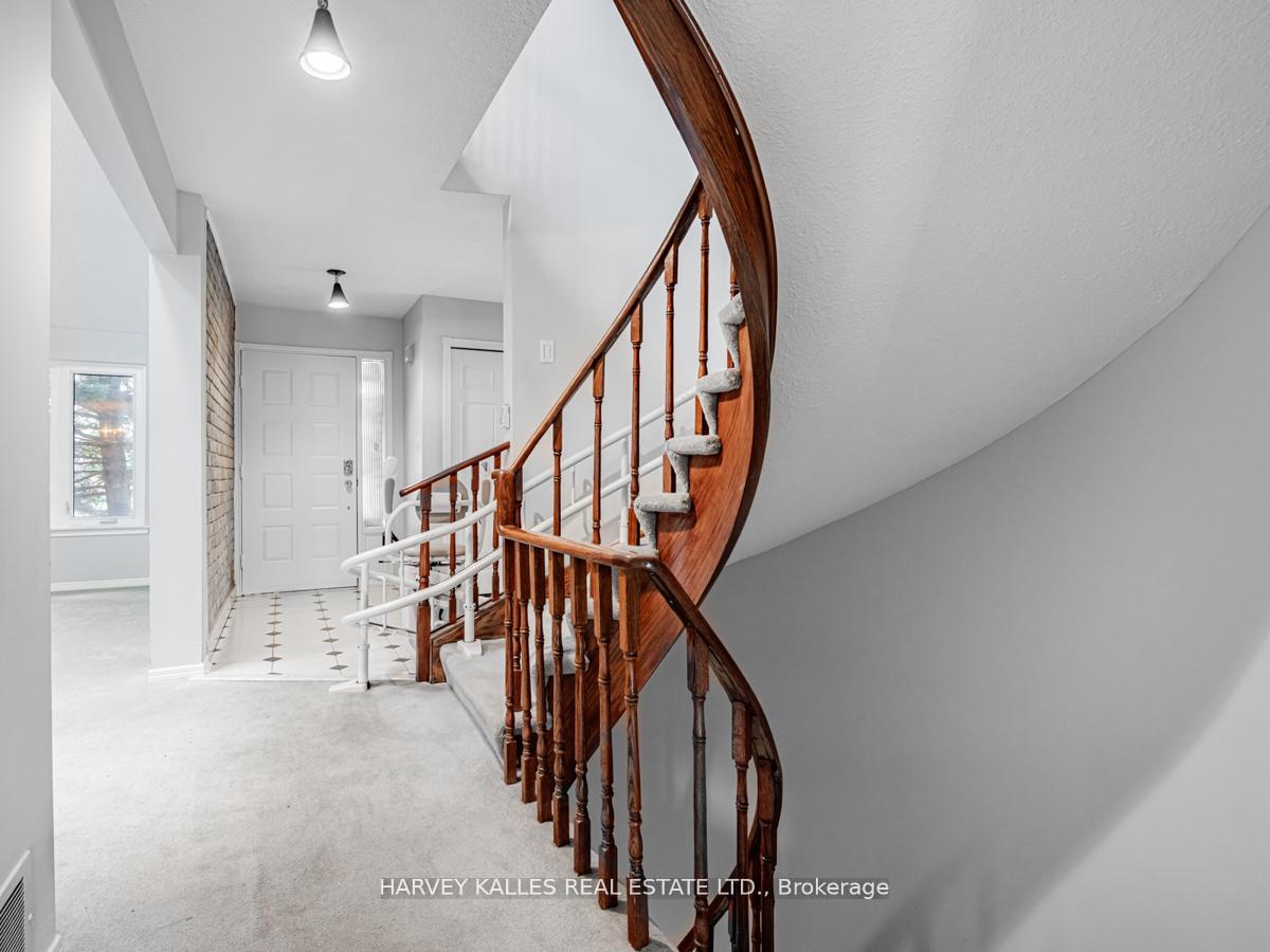 Photo 13 of 18 Finlayson Court W, Vaughan, Brownridge — HOMEH