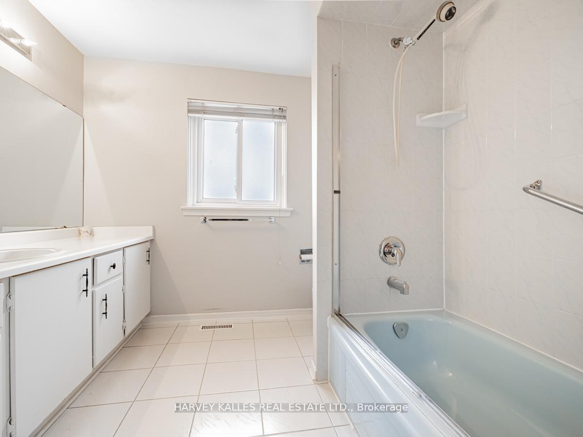 Photo 28 of 18 Finlayson Court W, Vaughan, Brownridge — HOMEH