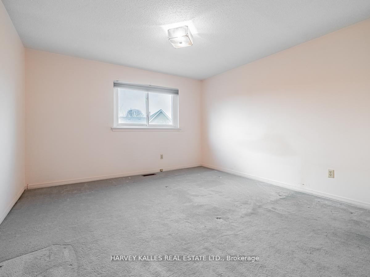 Photo 19 of 18 Finlayson Court W, Vaughan, Brownridge — HOMEH