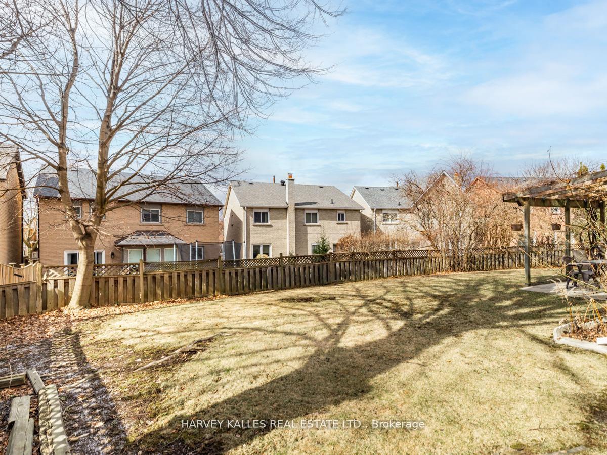 Photo 38 of 18 Finlayson Court W, Vaughan, Brownridge — HOMEH