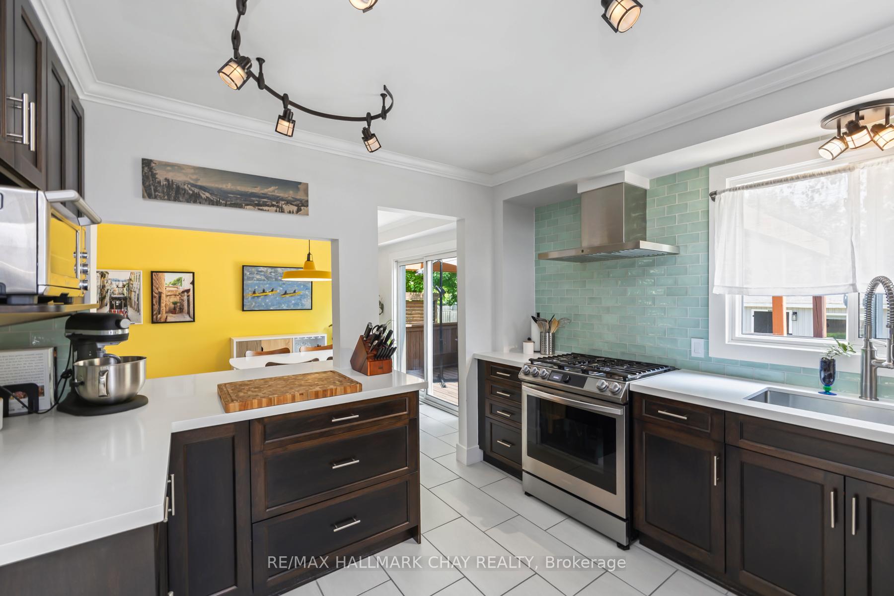 Photo 4 of 850 Rowantree Crescent, Kingston, North of Taylor-Kidd Blvd — HOMEH