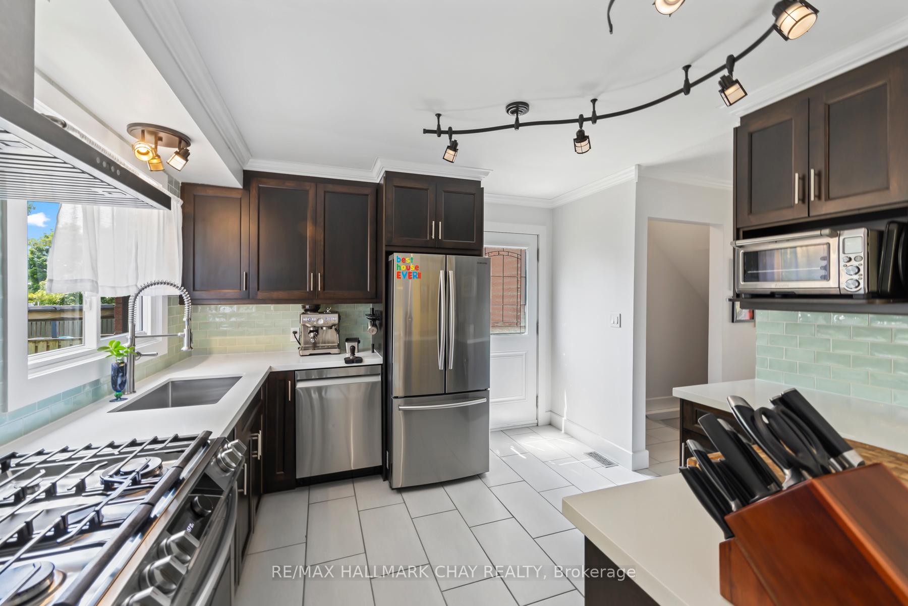 Photo 6 of 850 Rowantree Crescent, Kingston, North of Taylor-Kidd Blvd — HOMEH