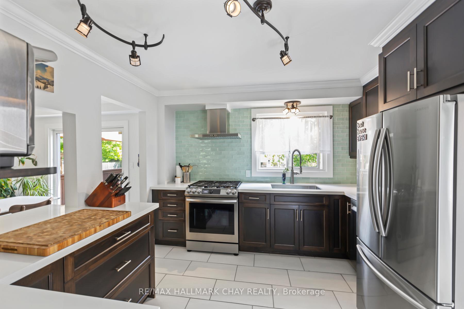 Photo 17 of 850 Rowantree Crescent, Kingston, North of Taylor-Kidd Blvd — HOMEH