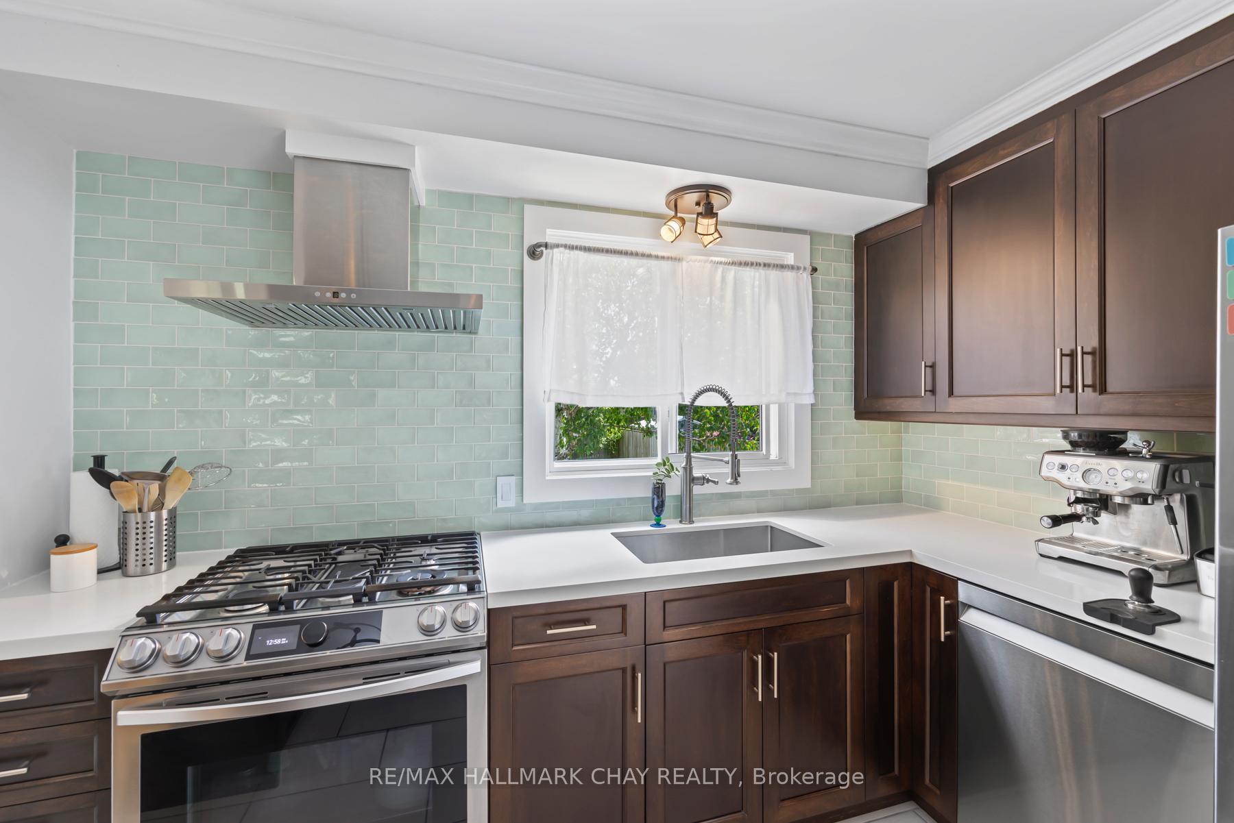 Photo 24 of 850 Rowantree Crescent, Kingston, North of Taylor-Kidd Blvd — HOMEH