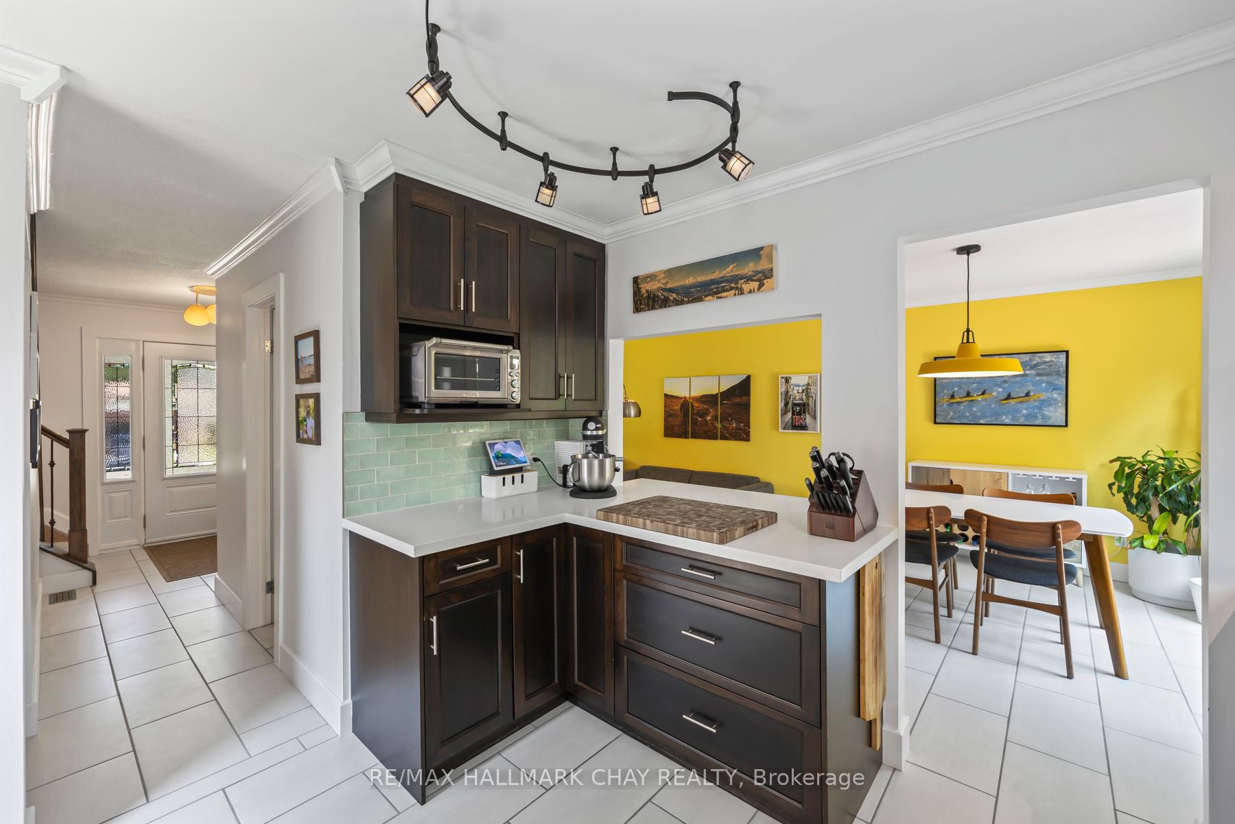 Photo 5 of 850 Rowantree Crescent, Kingston, North of Taylor-Kidd Blvd — HOMEH