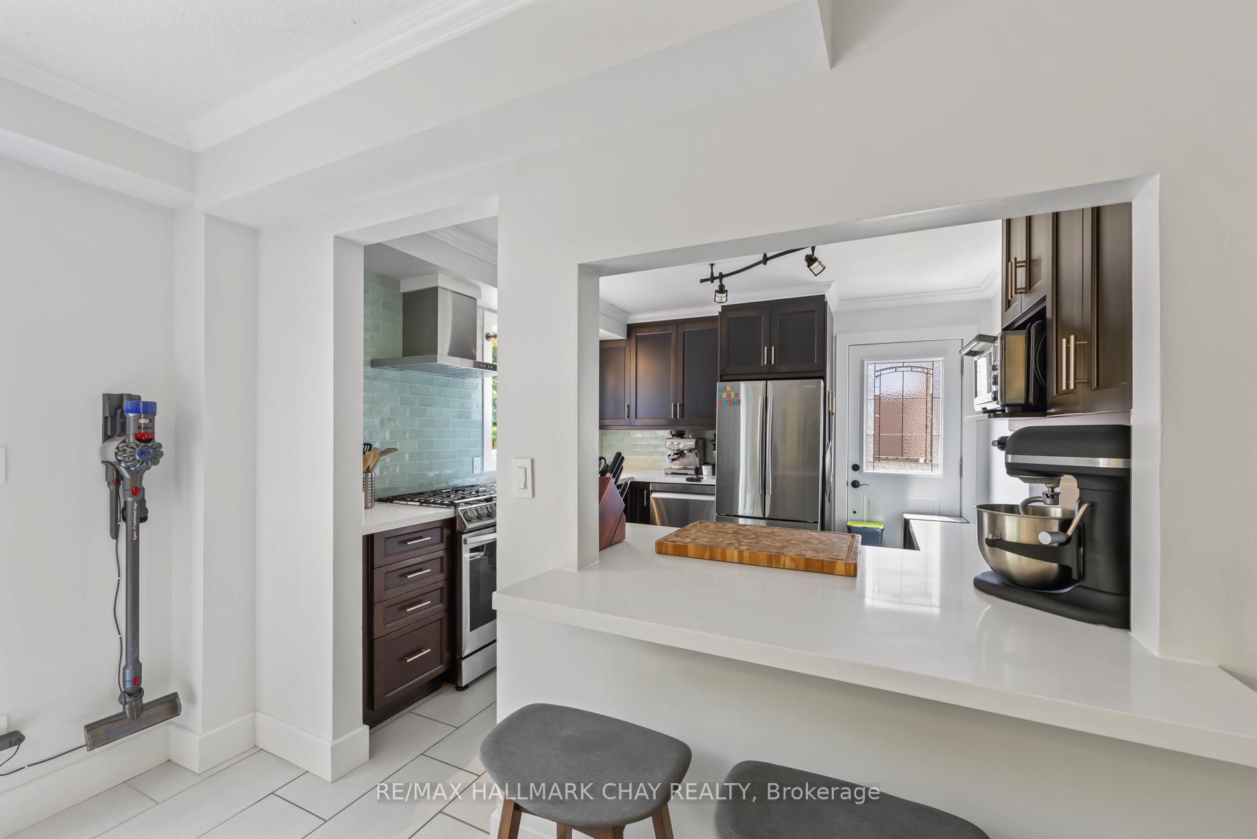 Photo 14 of 850 Rowantree Crescent, Kingston, North of Taylor-Kidd Blvd — HOMEH