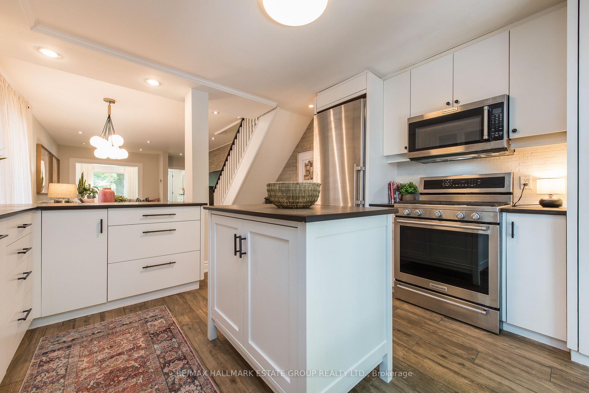 Photo 33 of 56 Oakcrest Avenue, Toronto, East End-Danforth — HOMEH