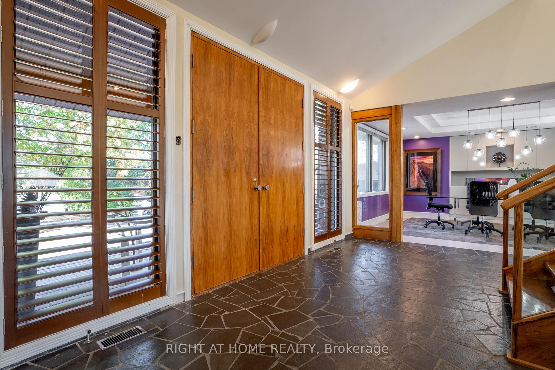 Photo 5 of 5 Burnt Tree Court, Ottawa, Cedar Hill/Orchard Estates — HOMEH
