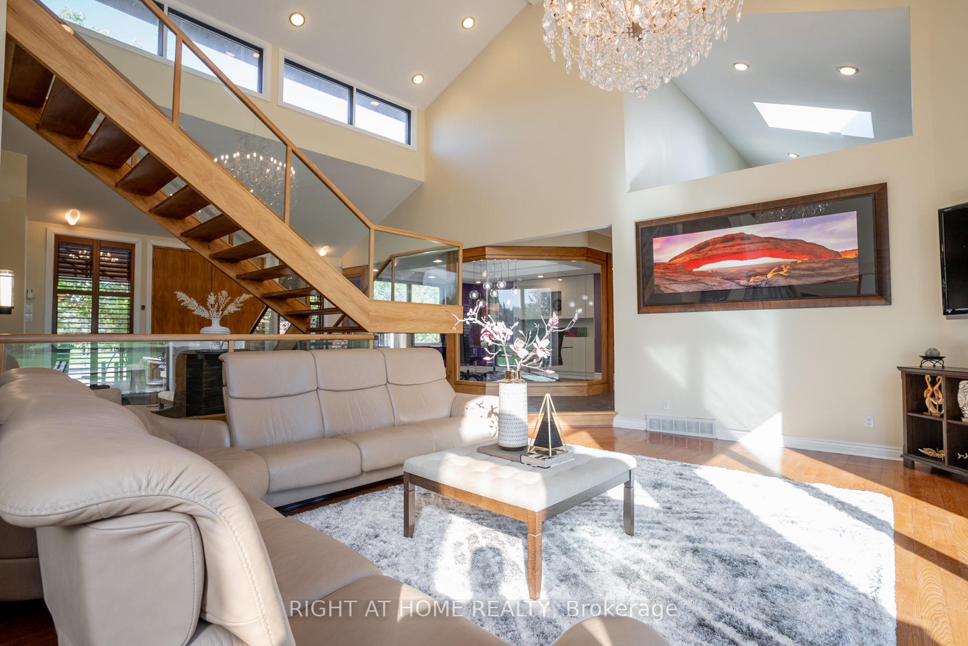 Photo 10 of 5 Burnt Tree Court, Ottawa, Cedar Hill/Orchard Estates — HOMEH