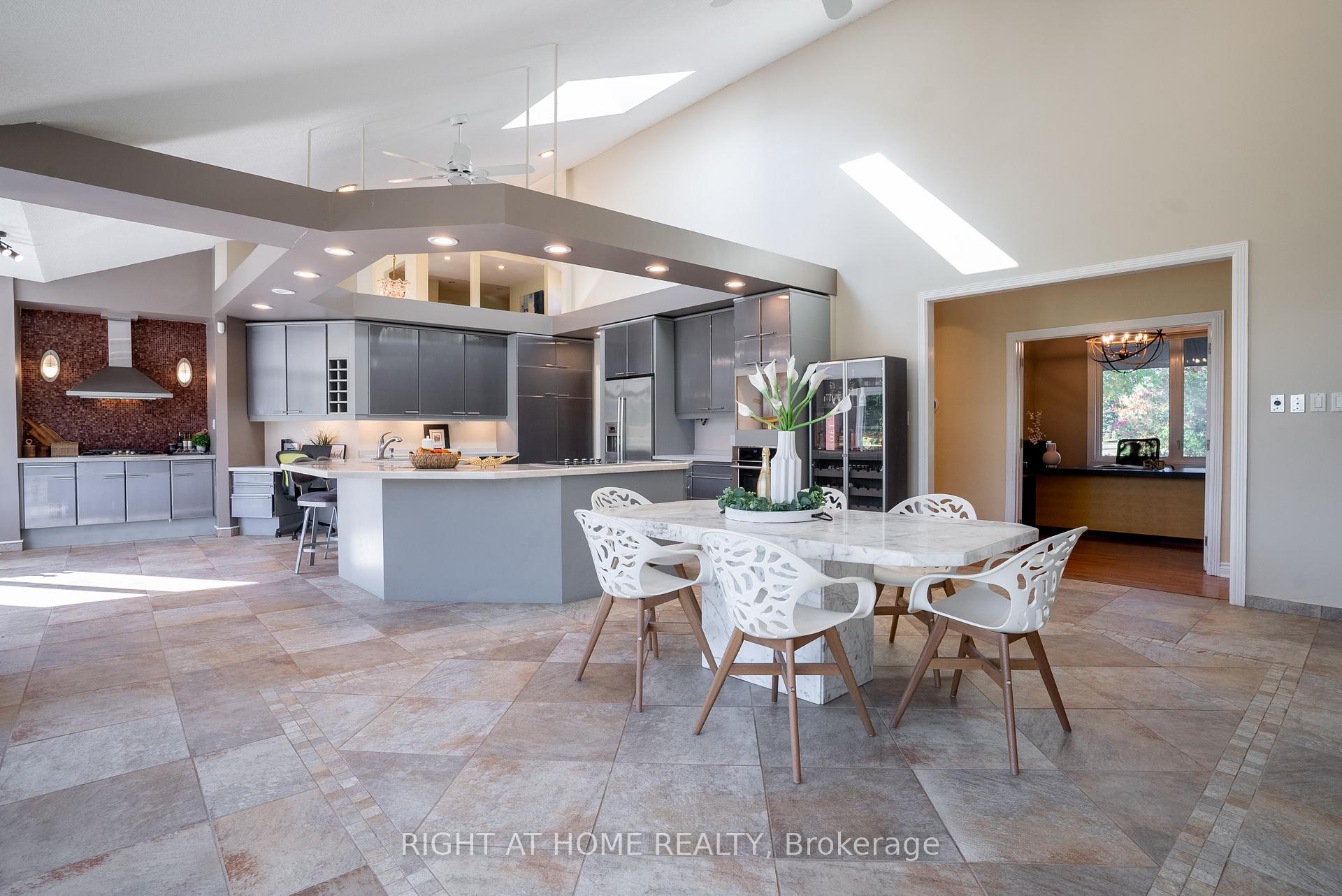 Photo 12 of 5 Burnt Tree Court, Ottawa, Cedar Hill/Orchard Estates — HOMEH
