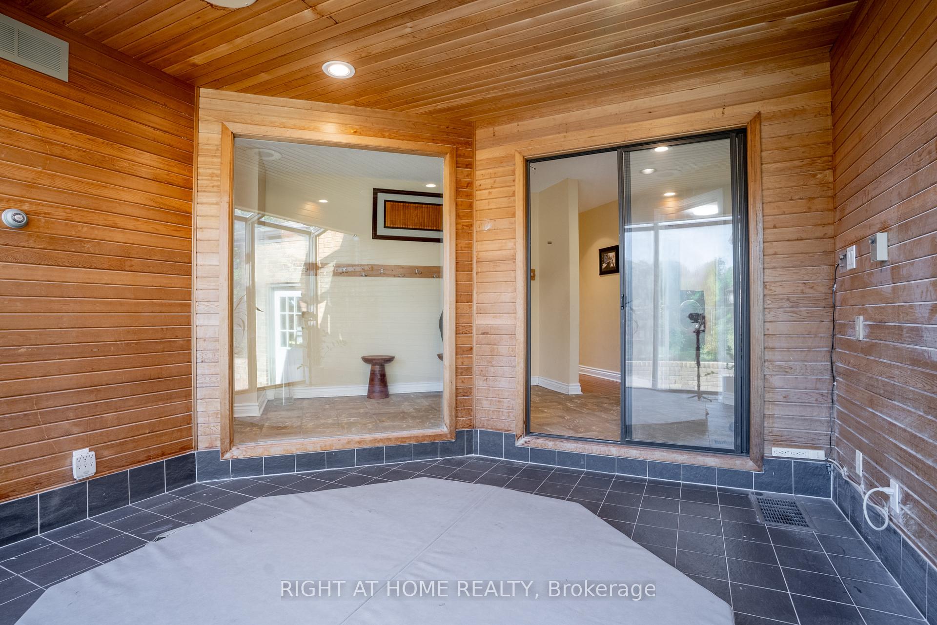 Photo 15 of 5 Burnt Tree Court, Ottawa, Cedar Hill/Orchard Estates — HOMEH