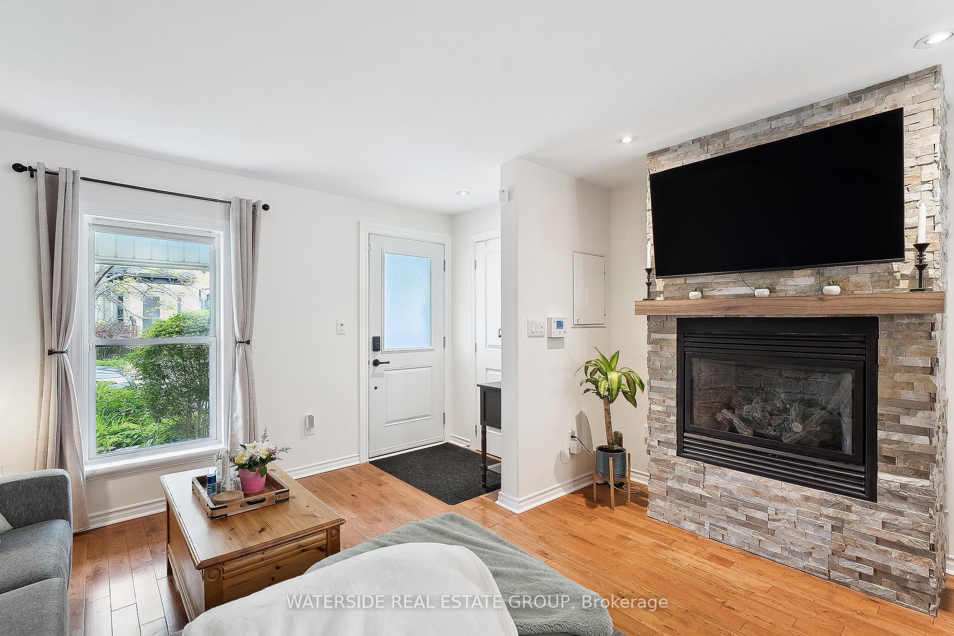 Photo 2 of 75 Ray Street N, Hamilton, Strathcona — HOMEH