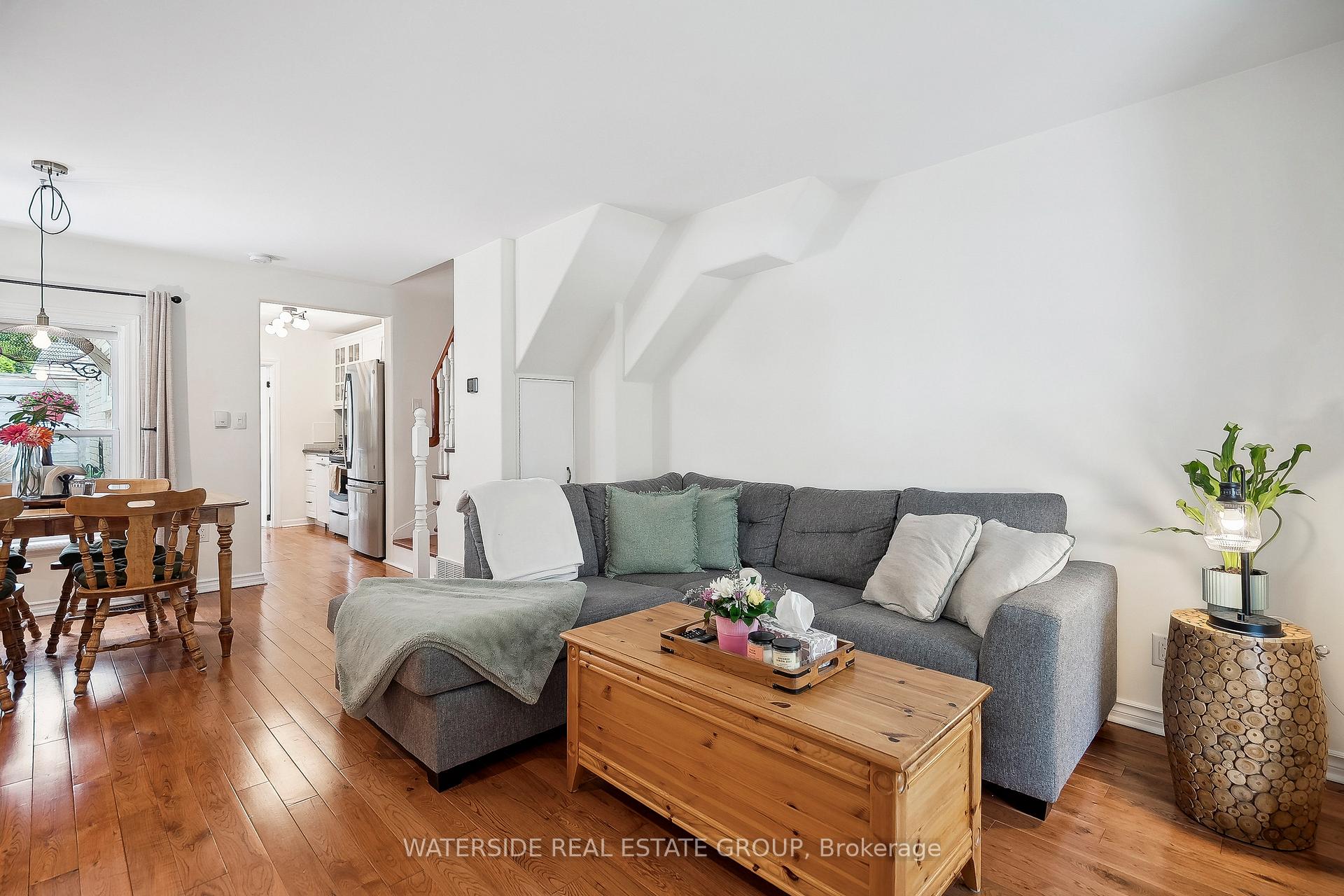 Photo 3 of 75 Ray Street N, Hamilton, Strathcona — HOMEH