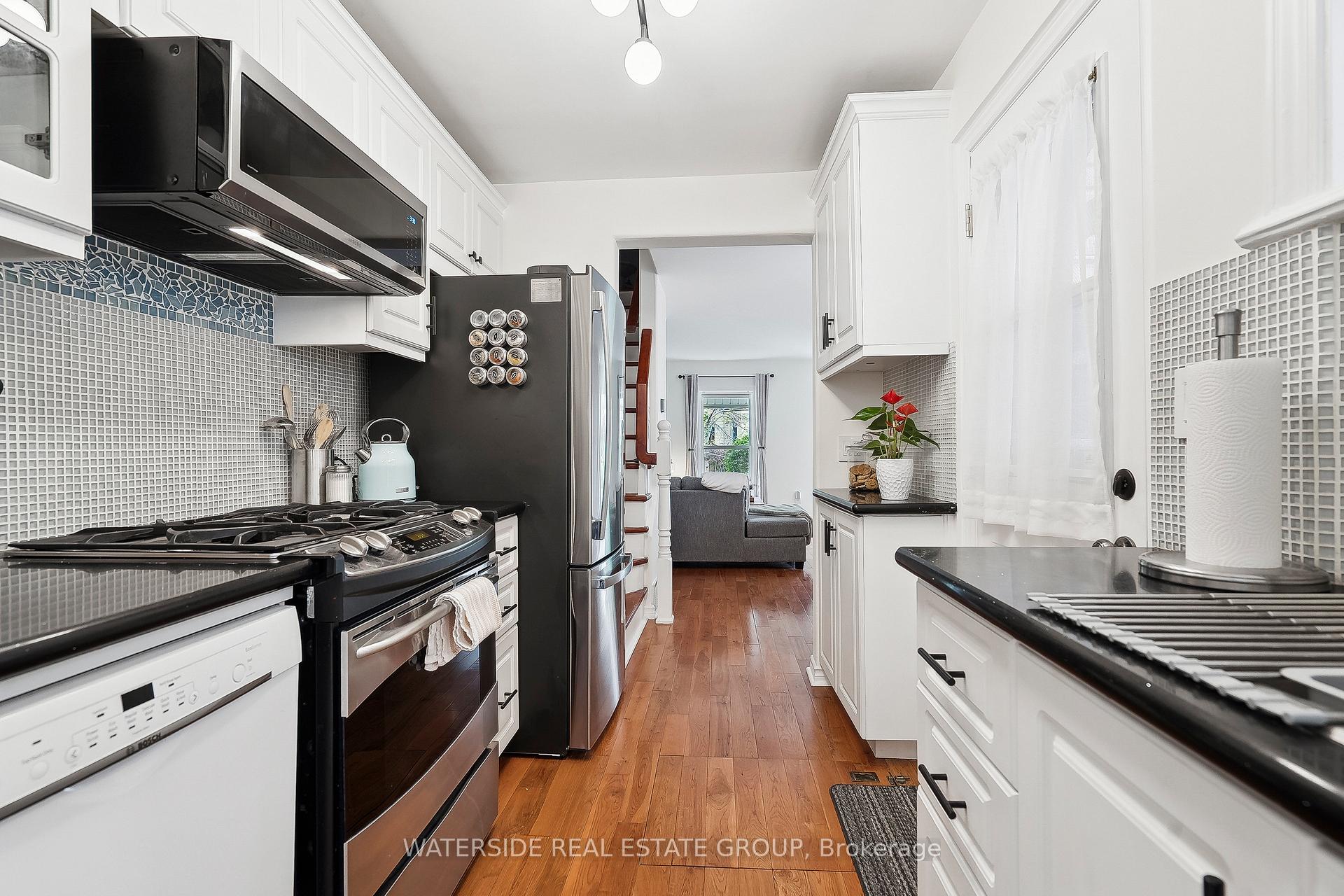 Photo 8 of 75 Ray Street N, Hamilton, Strathcona — HOMEH