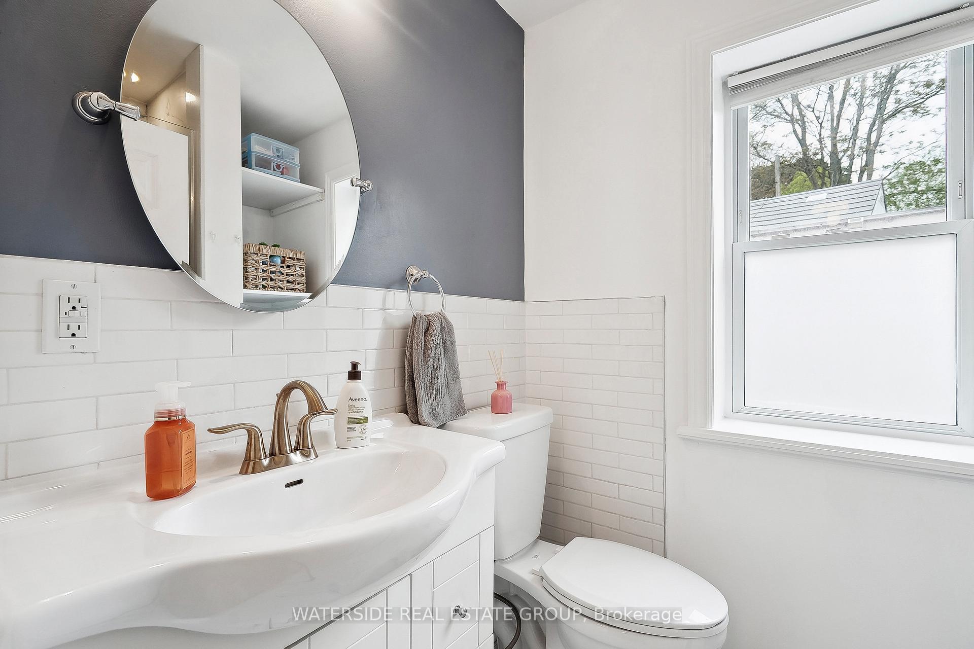 Photo 10 of 75 Ray Street N, Hamilton, Strathcona — HOMEH