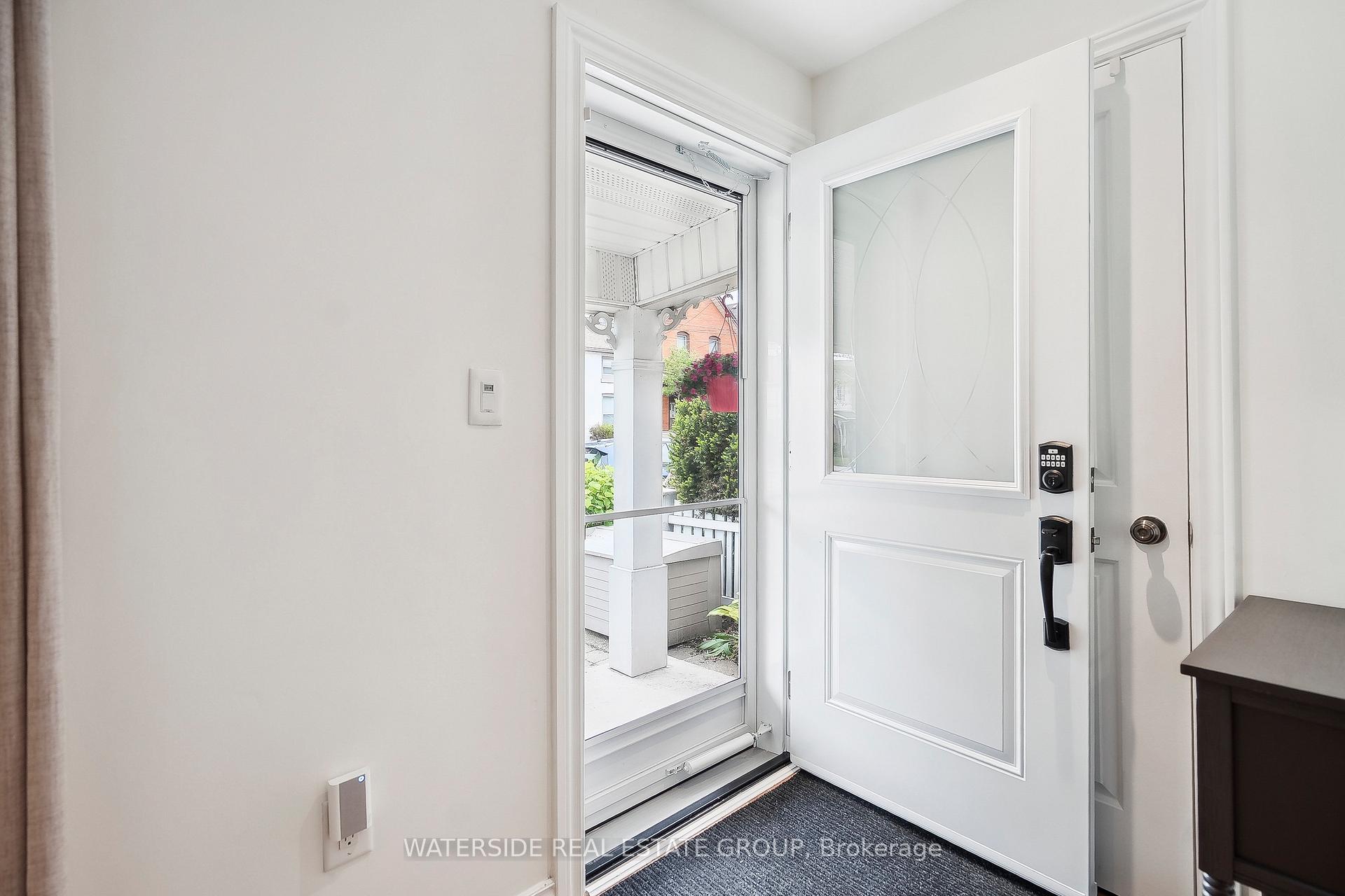 Photo 23 of 75 Ray Street N, Hamilton, Strathcona — HOMEH