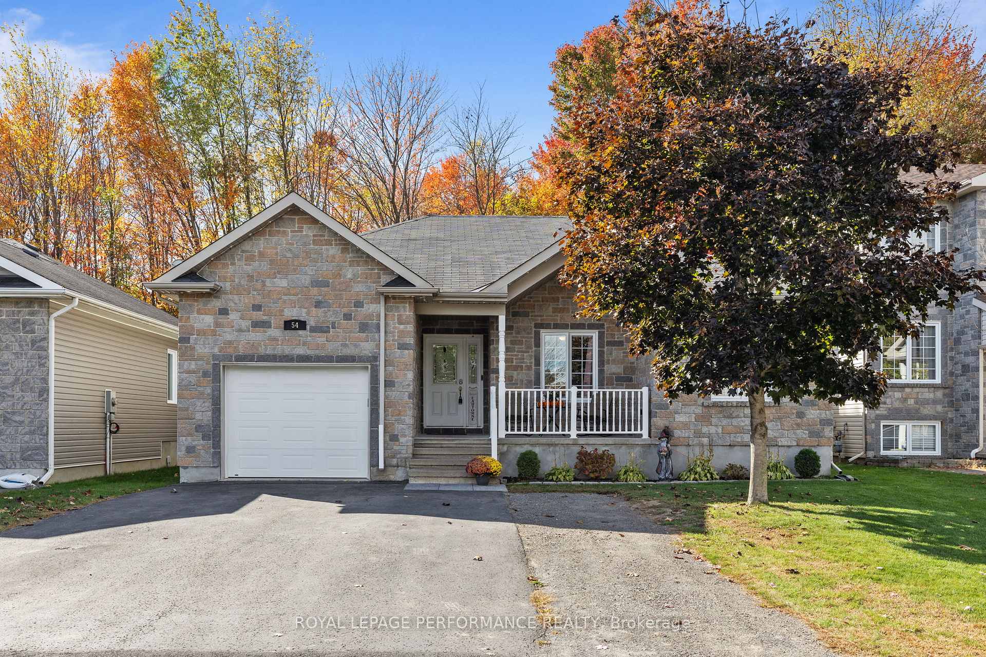 Photo 17 of 54 Giroux Street, The Nation, Limoges — HOMEH
