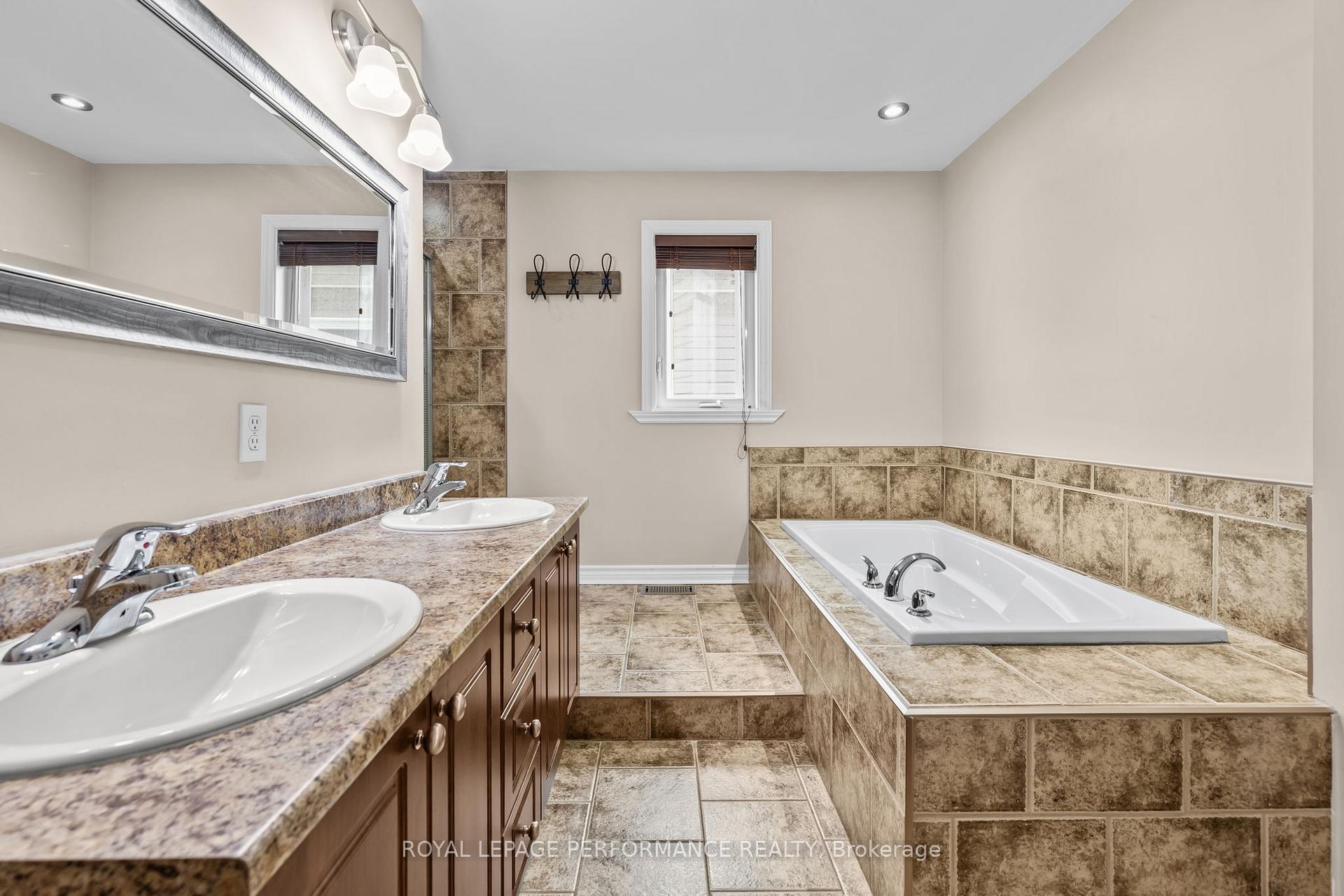 Photo 25 of 54 Giroux Street, The Nation, Limoges — HOMEH
