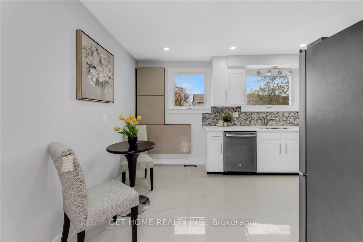 Photo 11 of 1880 Earlwood Drive, Cambridge — HOMEH