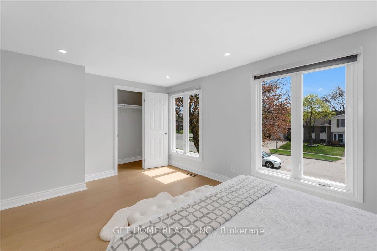 Photo 36 of 1880 Earlwood Drive, Cambridge — HOMEH