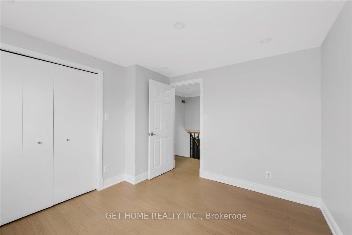 Photo 28 of 1880 Earlwood Drive, Cambridge — HOMEH