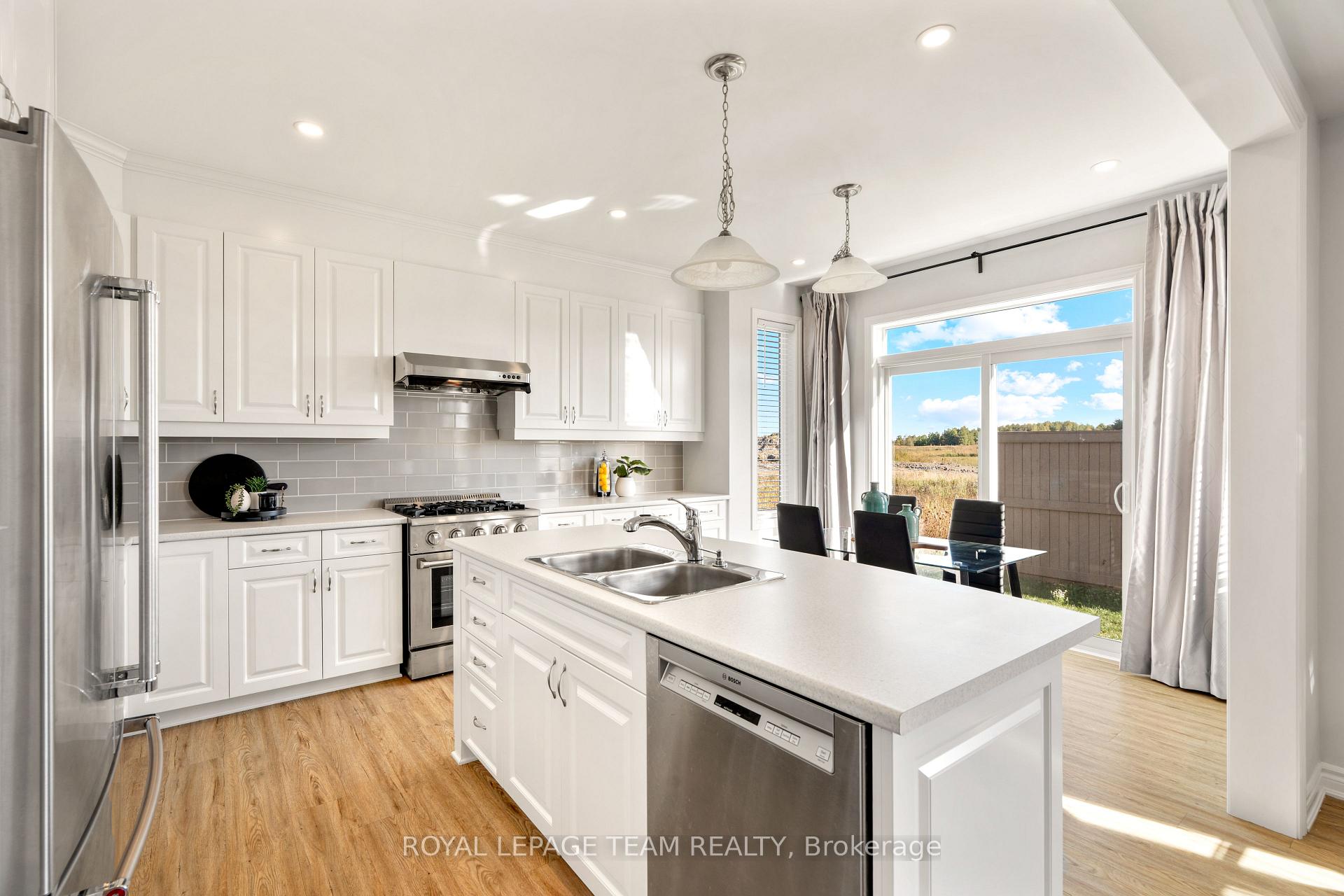 Photo 8 of 303 Sweetclover Way, Ottawa, Avalon West — HOMEH