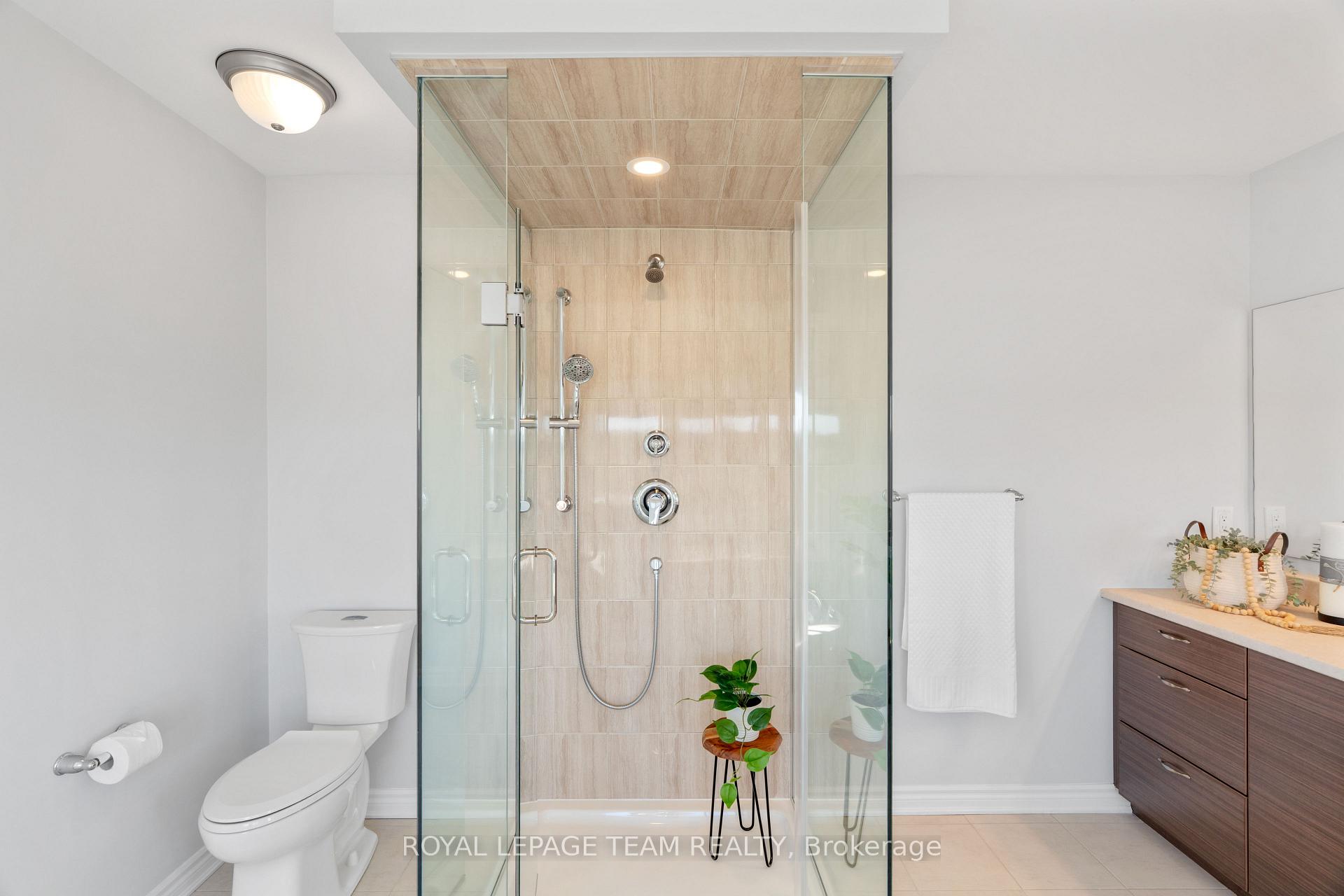 Photo 30 of 303 Sweetclover Way, Ottawa, Avalon West — HOMEH