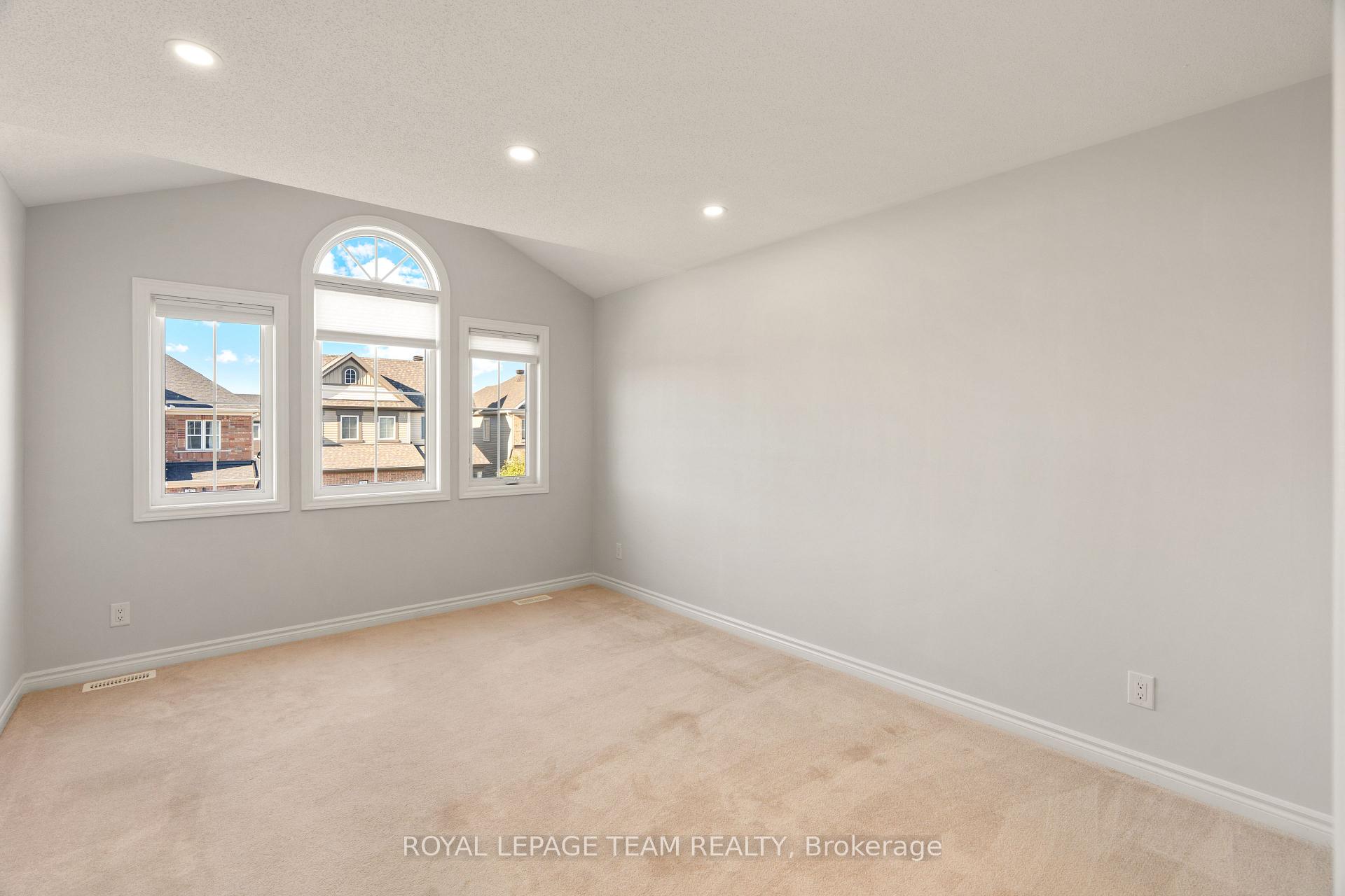 Photo 35 of 303 Sweetclover Way, Ottawa, Avalon West — HOMEH