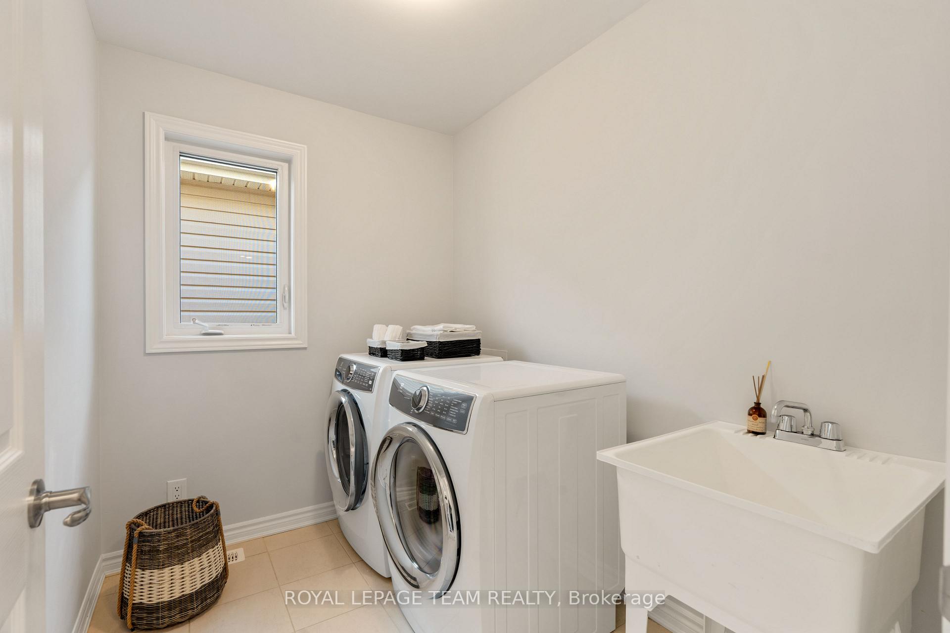 Photo 37 of 303 Sweetclover Way, Ottawa, Avalon West — HOMEH