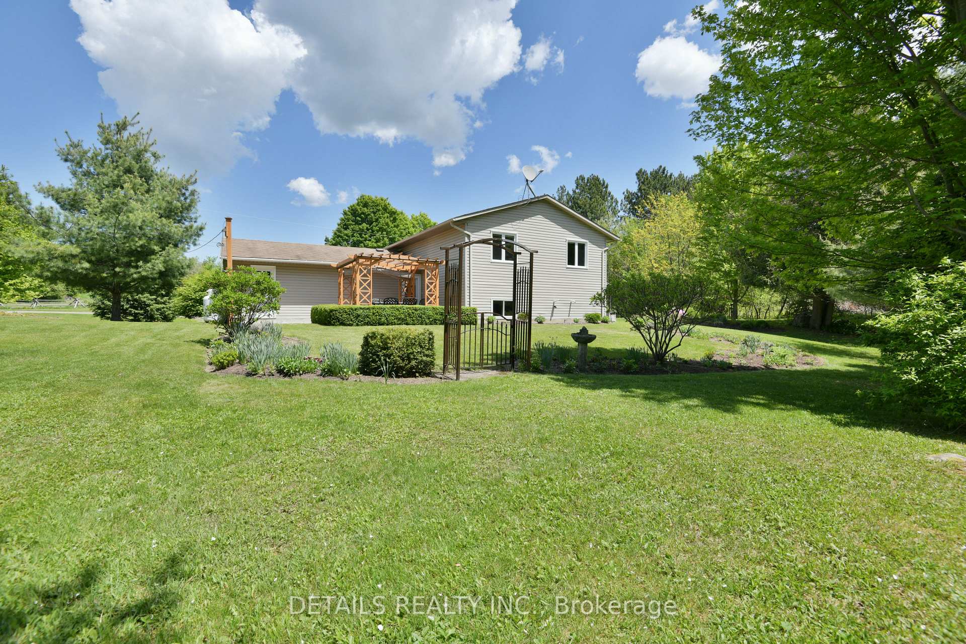 Photo 5 of 323 Concession 11A, Lanark Highlands, Lanark Highlands (Lanark) Twp — HOMEH