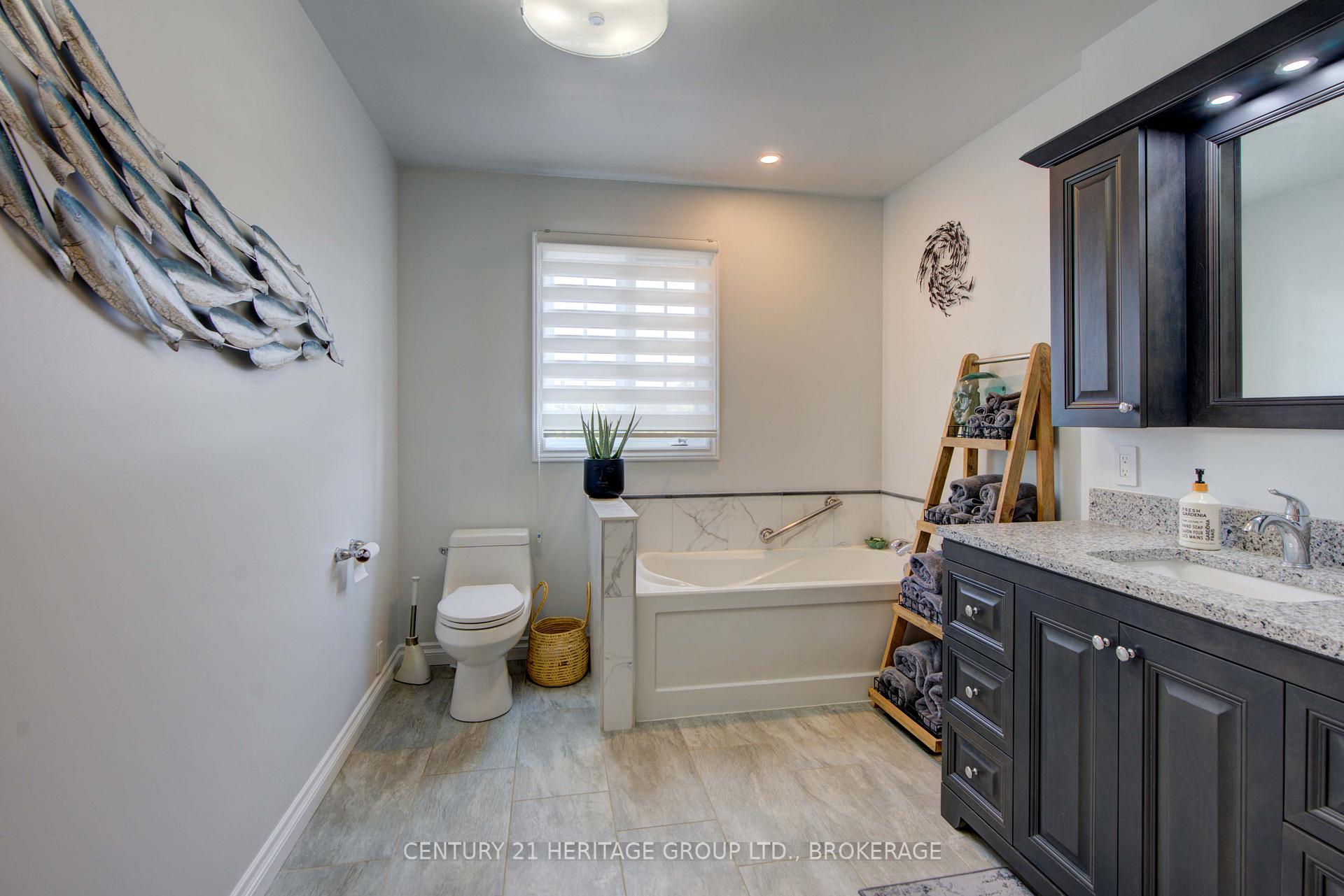 Photo 8 of 244 River Street, Gananoque — HOMEH