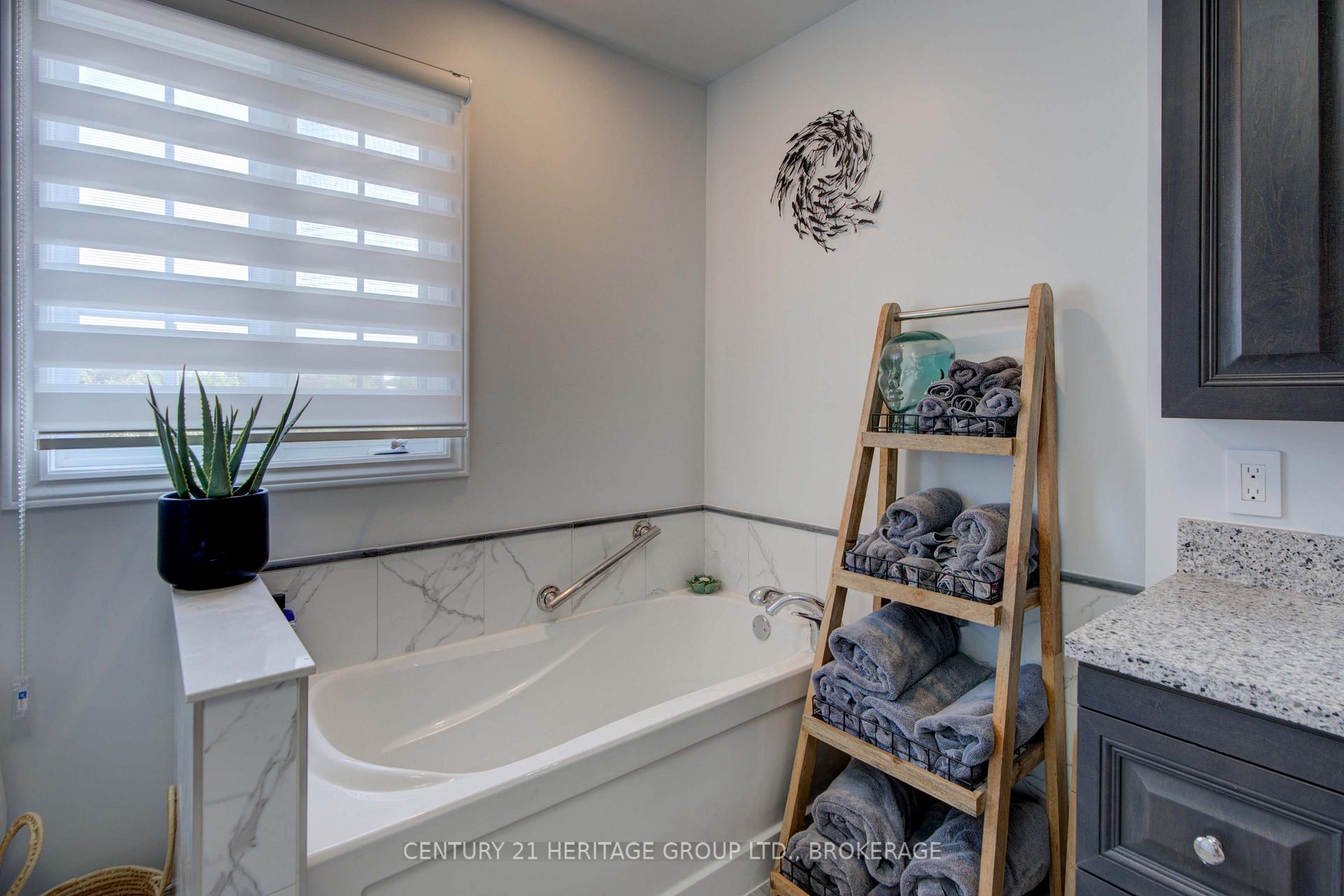 Photo 10 of 244 River Street, Gananoque — HOMEH