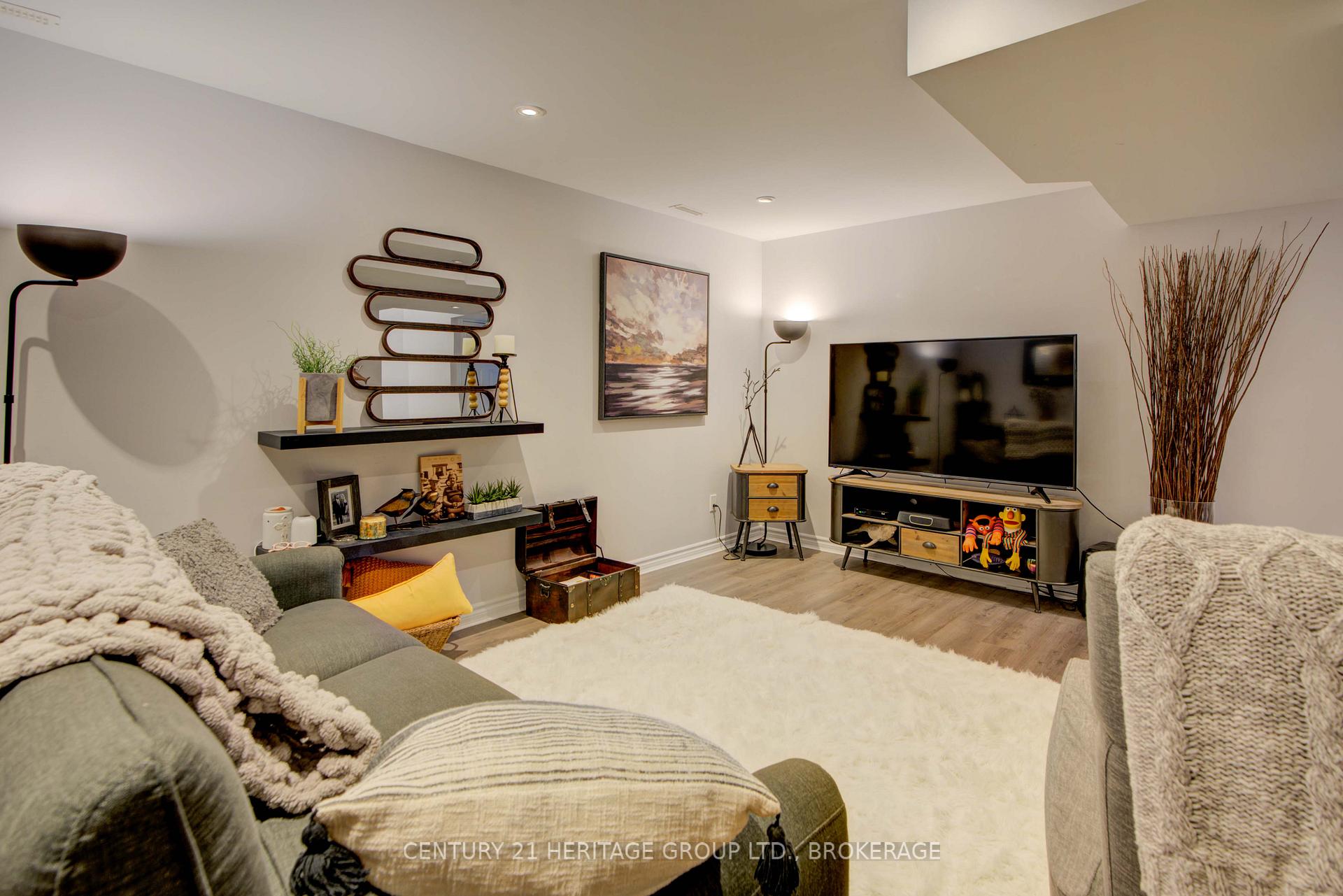 Photo 28 of 244 River Street, Gananoque — HOMEH