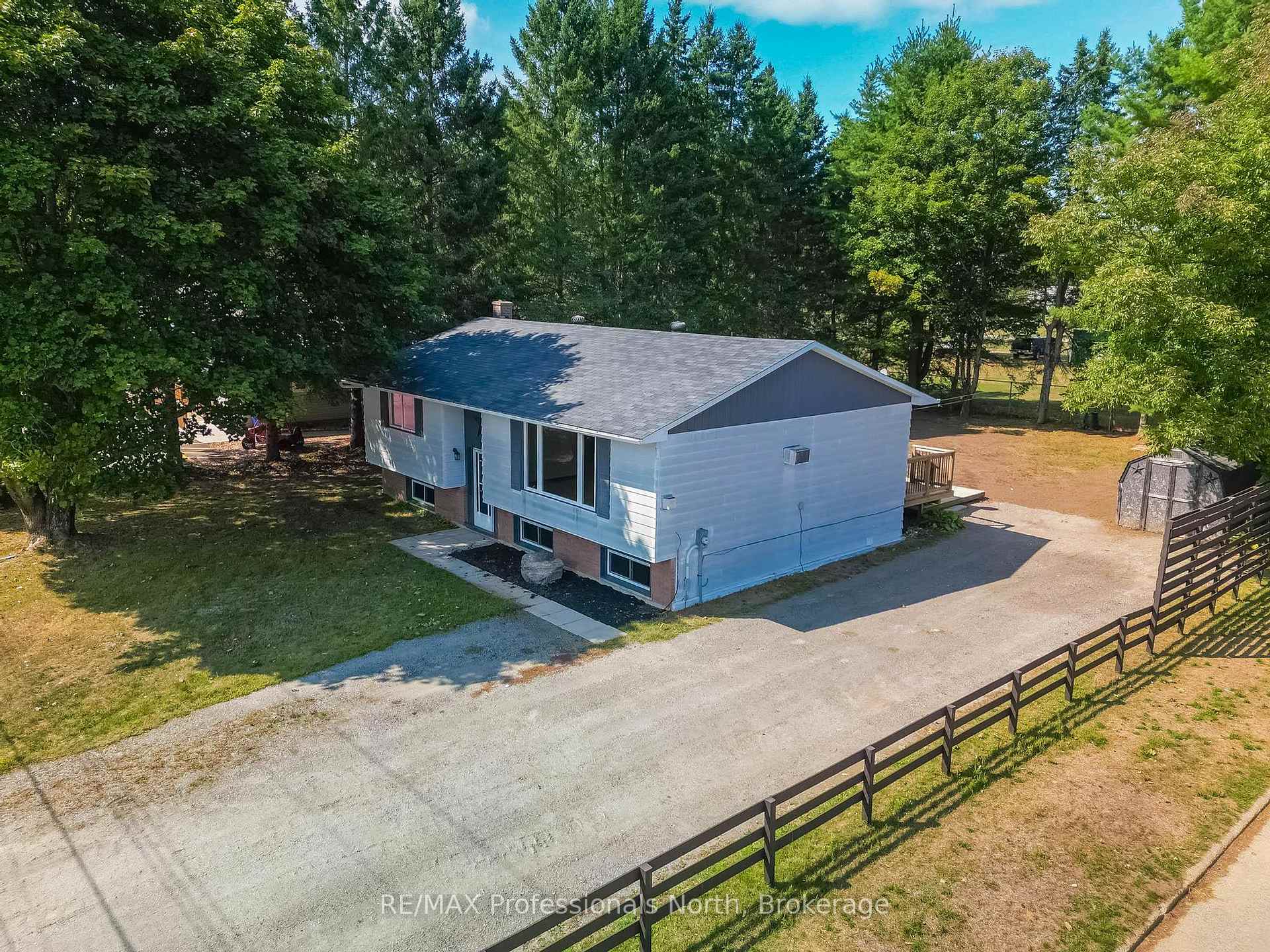 Photo 14 of 26 Prentice Street, Minden Hills, Minden — HOMEH