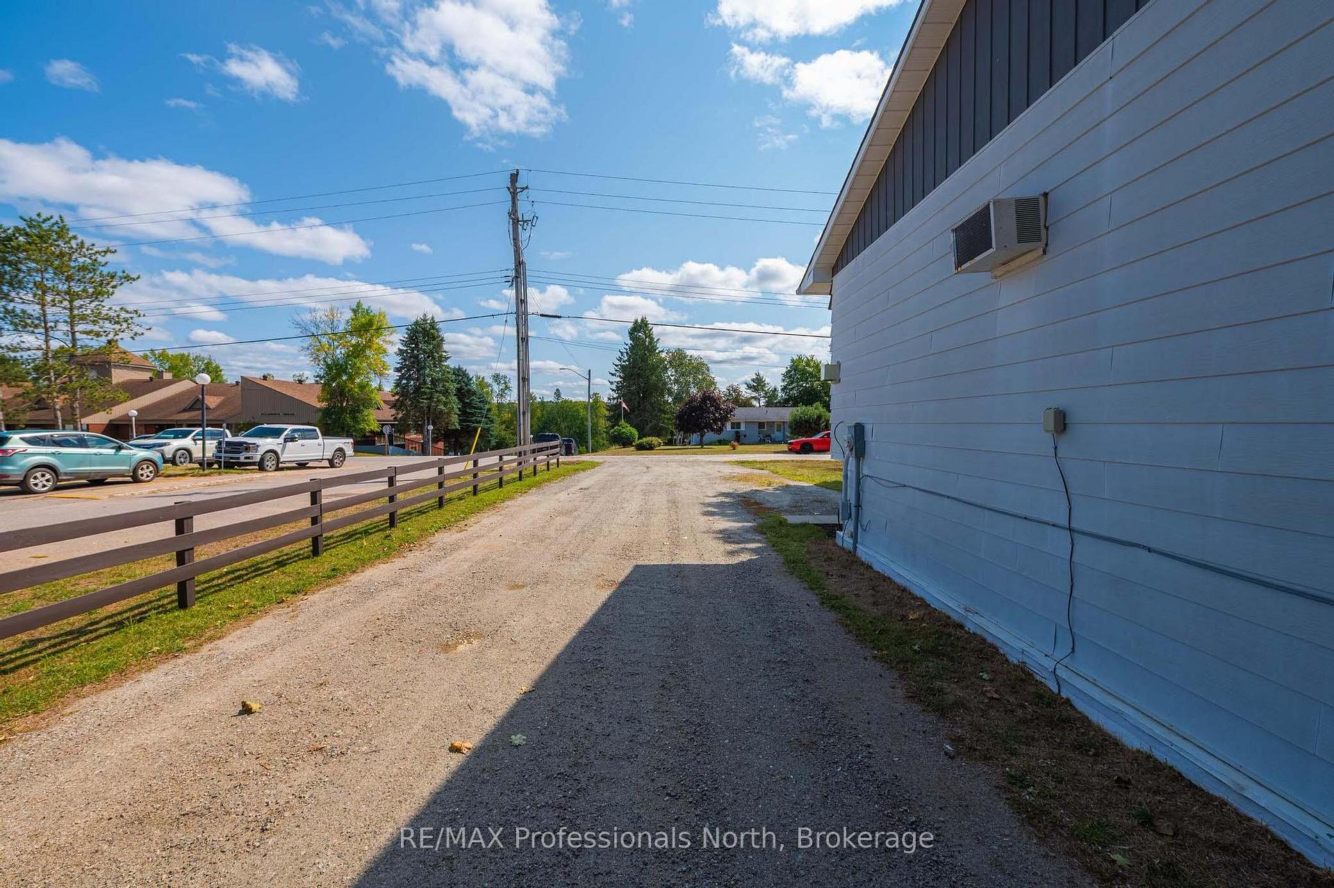 Photo 6 of 26 Prentice Street, Minden Hills, Minden — HOMEH