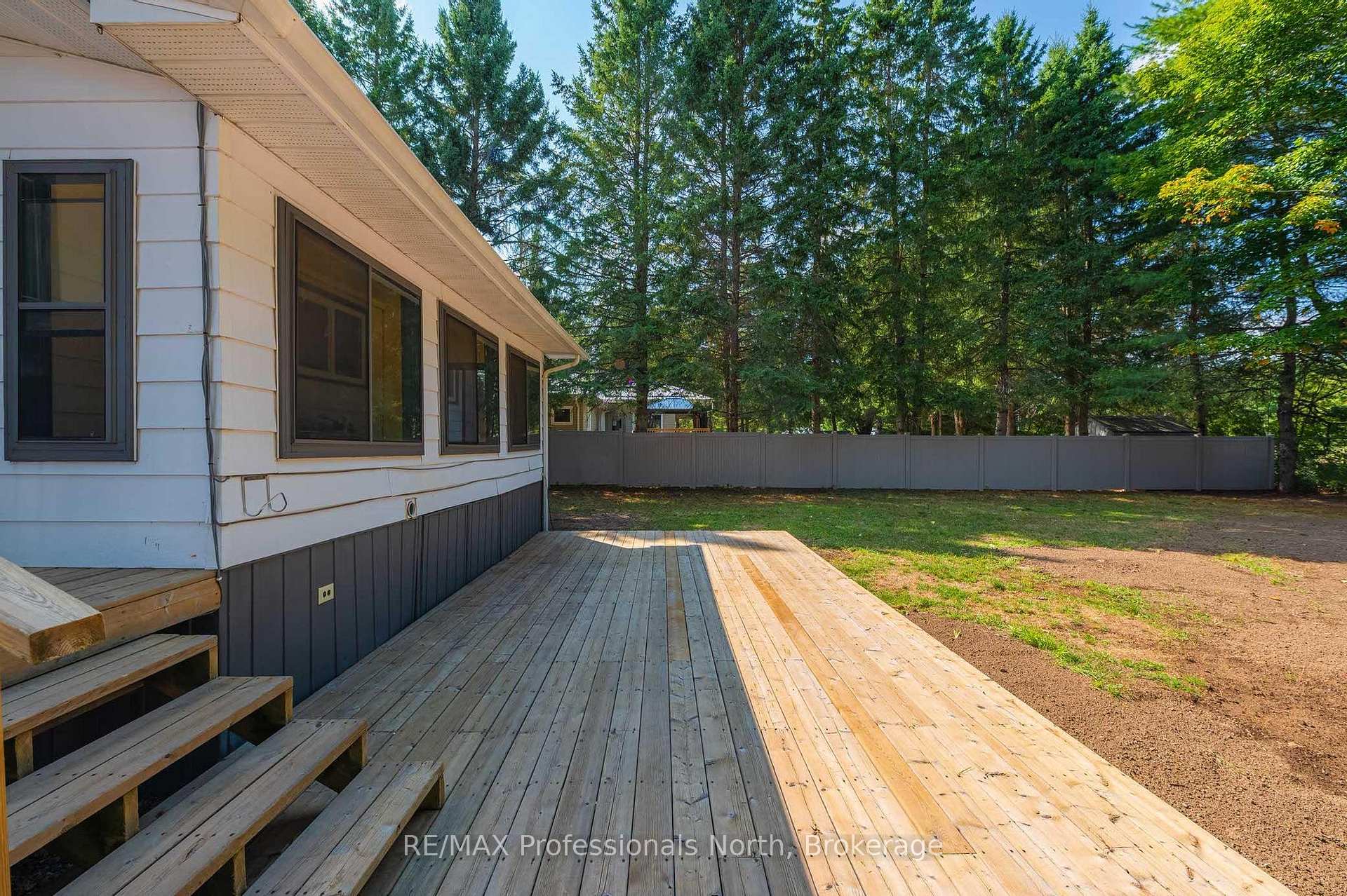 Photo 10 of 26 Prentice Street, Minden Hills, Minden — HOMEH