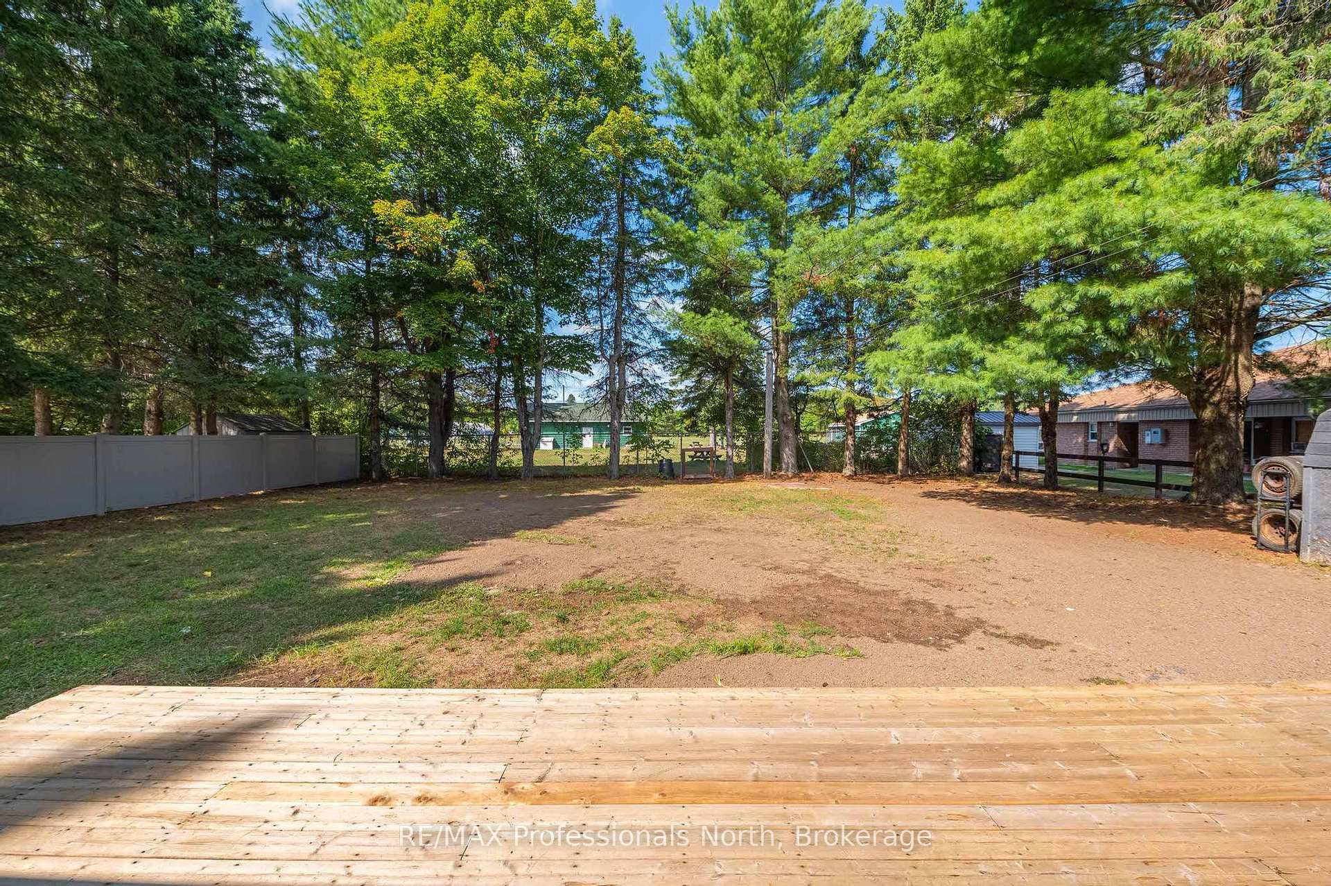 Photo 5 of 26 Prentice Street, Minden Hills, Minden — HOMEH