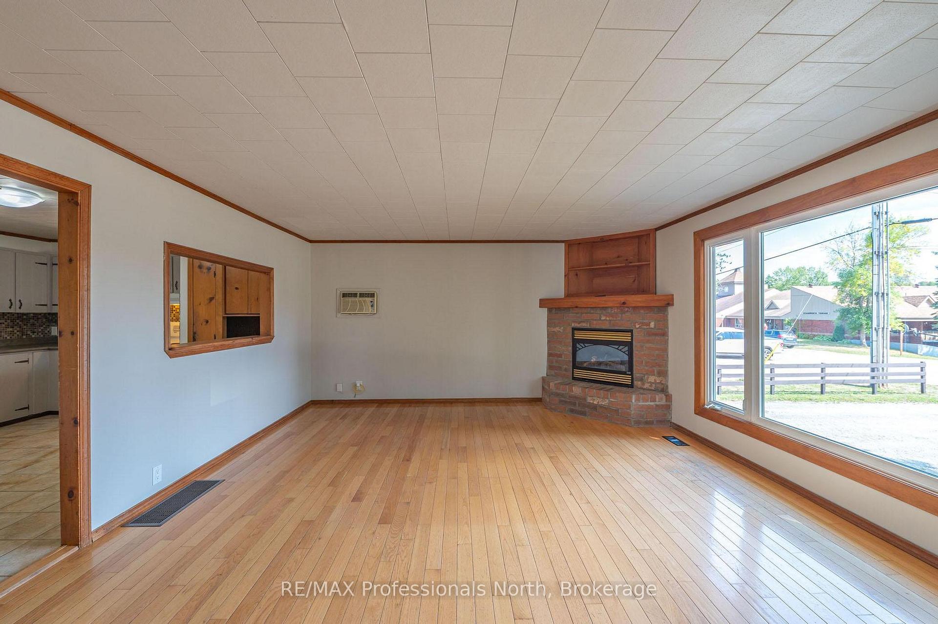 Photo 15 of 26 Prentice Street, Minden Hills, Minden — HOMEH