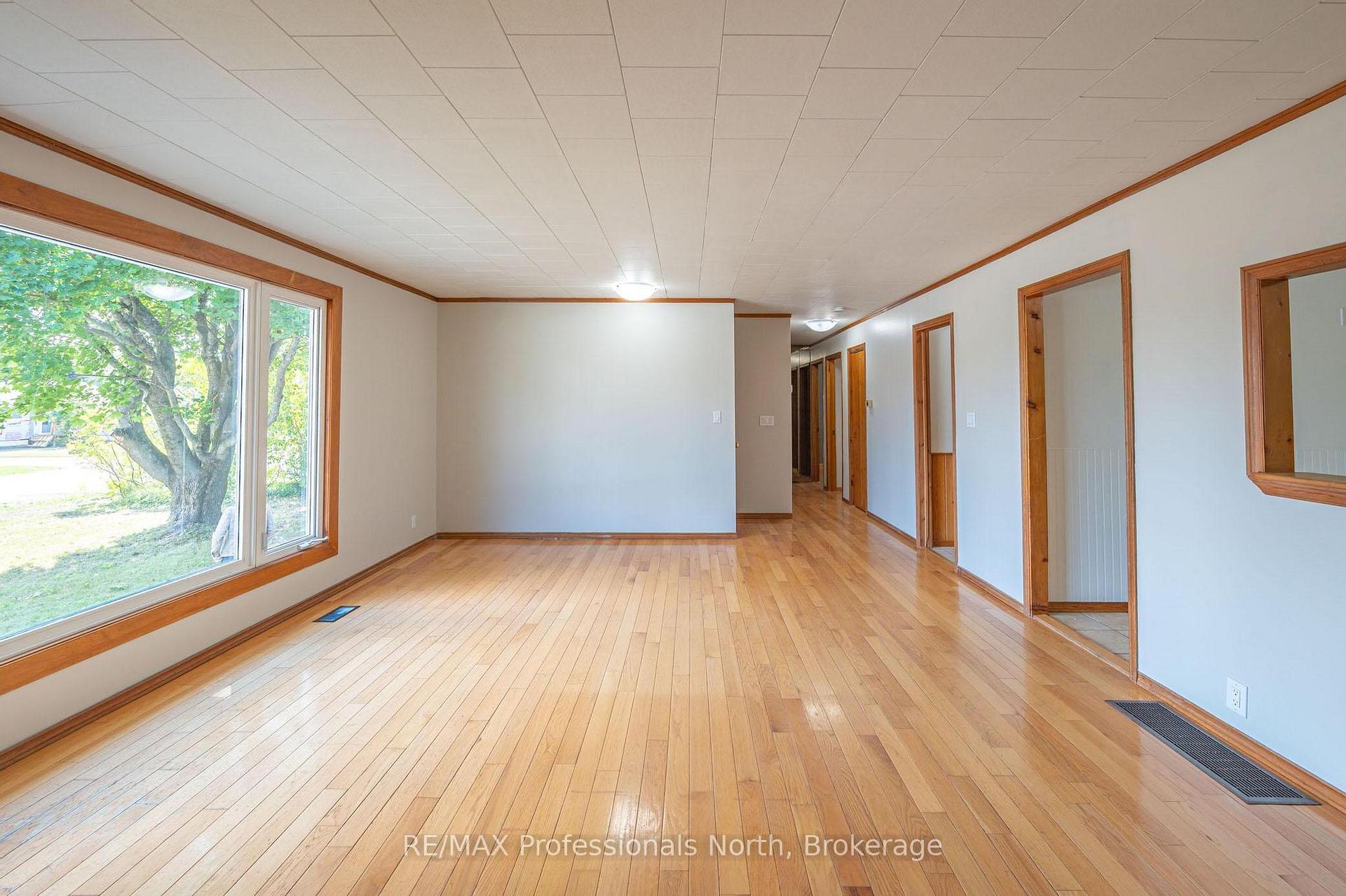 Photo 9 of 26 Prentice Street, Minden Hills, Minden — HOMEH