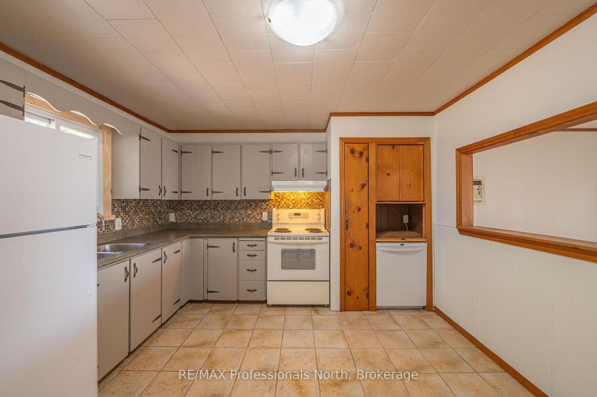 Photo 22 of 26 Prentice Street, Minden Hills, Minden — HOMEH