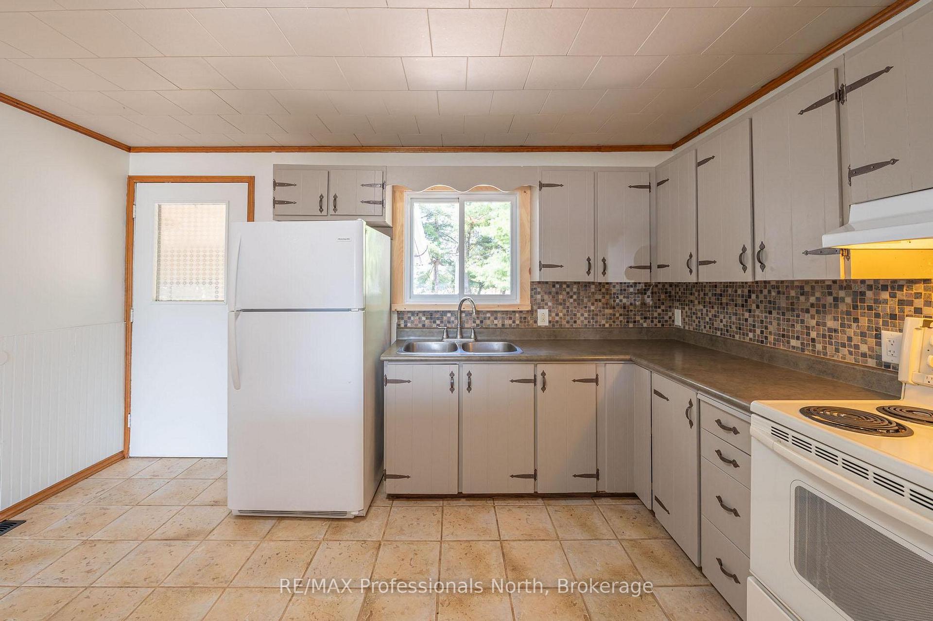 Photo 30 of 26 Prentice Street, Minden Hills, Minden — HOMEH