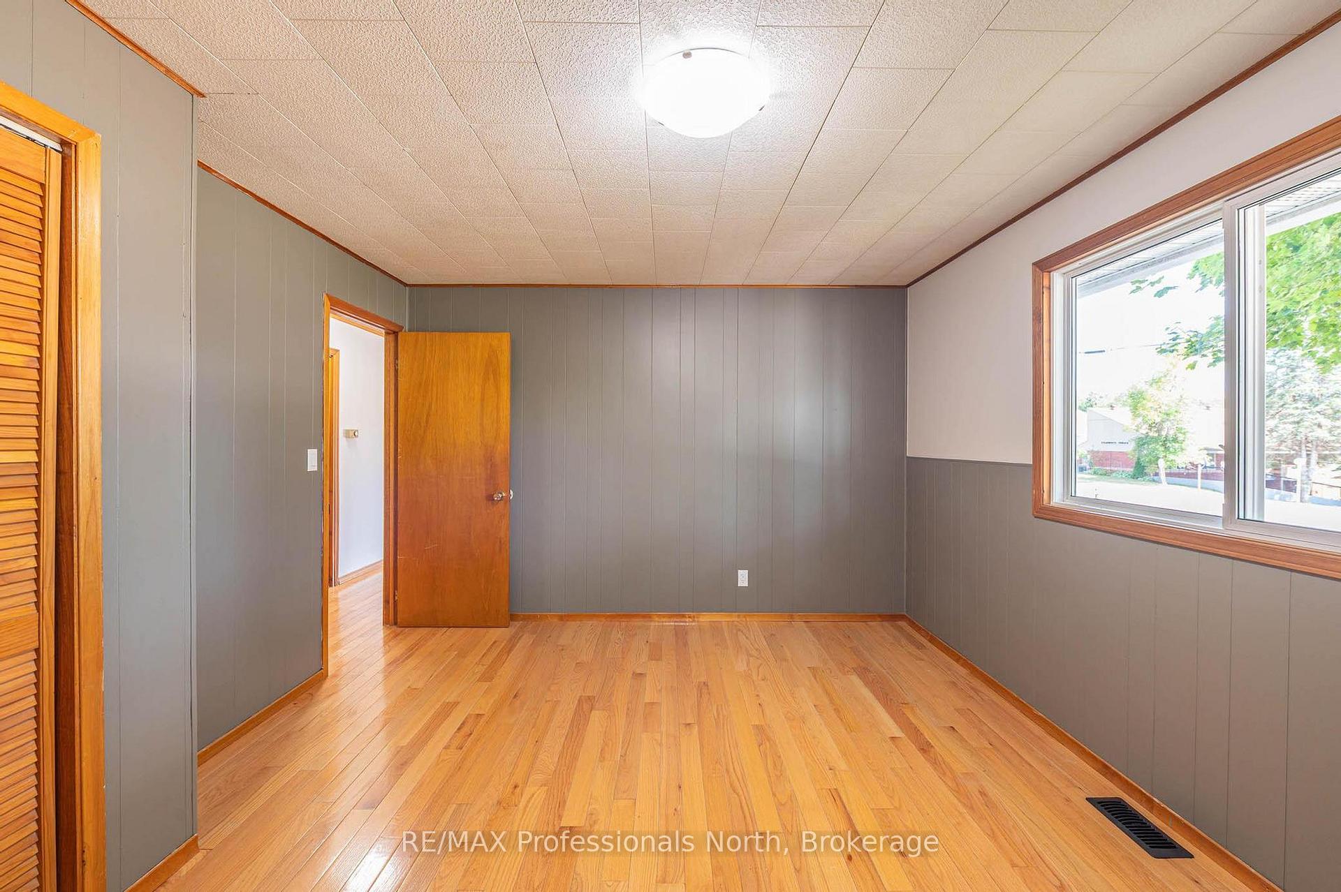 Photo 20 of 26 Prentice Street, Minden Hills, Minden — HOMEH