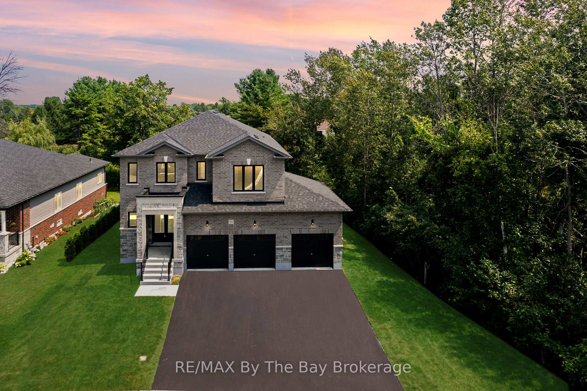 Photo 1 of 13 Emerald Street, Wasaga Beach — HOMEH
