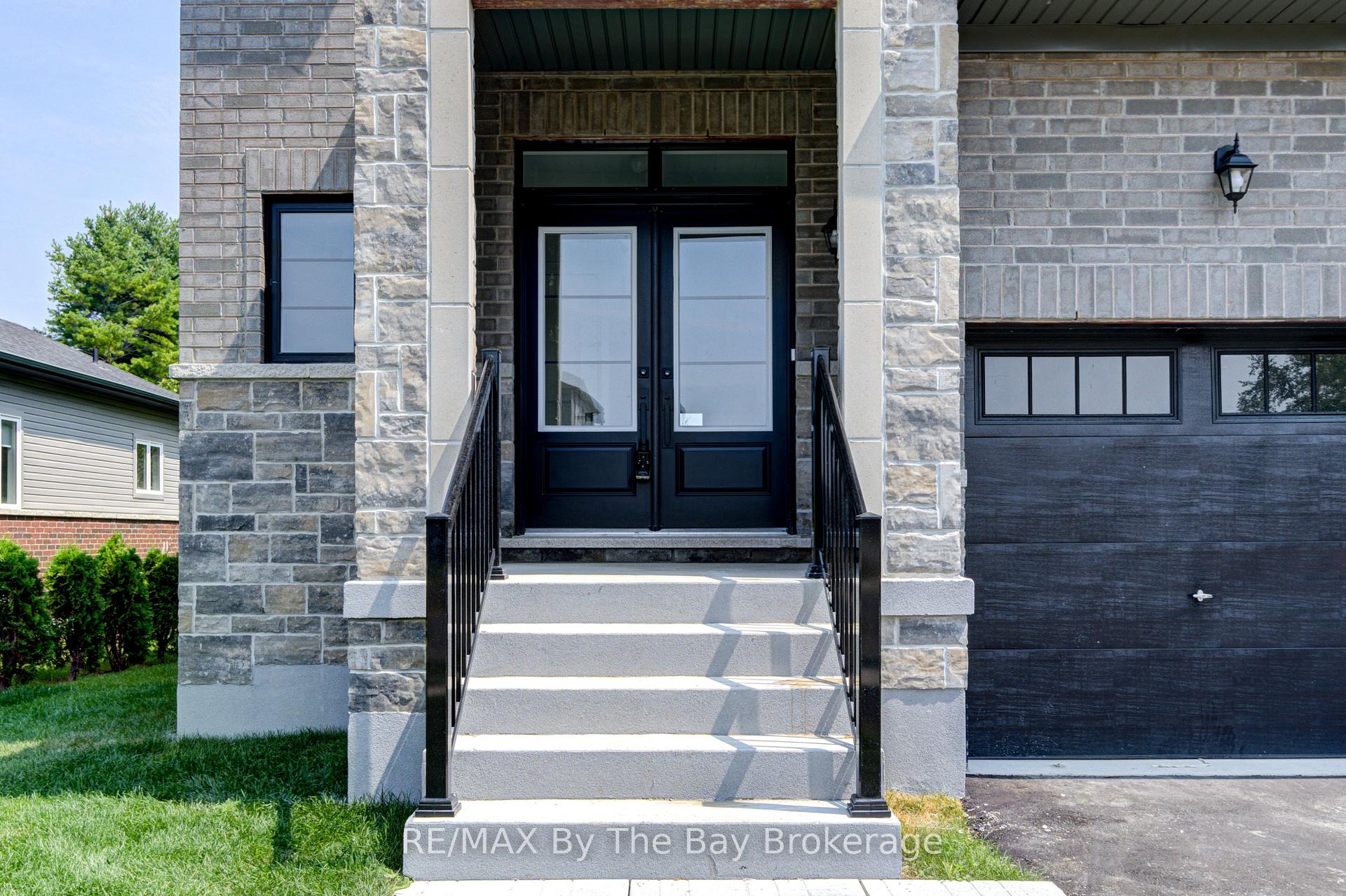 Photo 13 of 13 Emerald Street, Wasaga Beach — HOMEH
