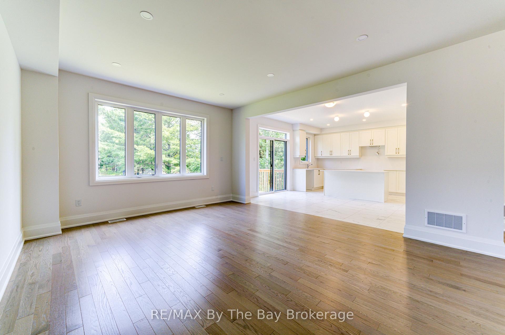 Photo 25 of 13 Emerald Street, Wasaga Beach — HOMEH